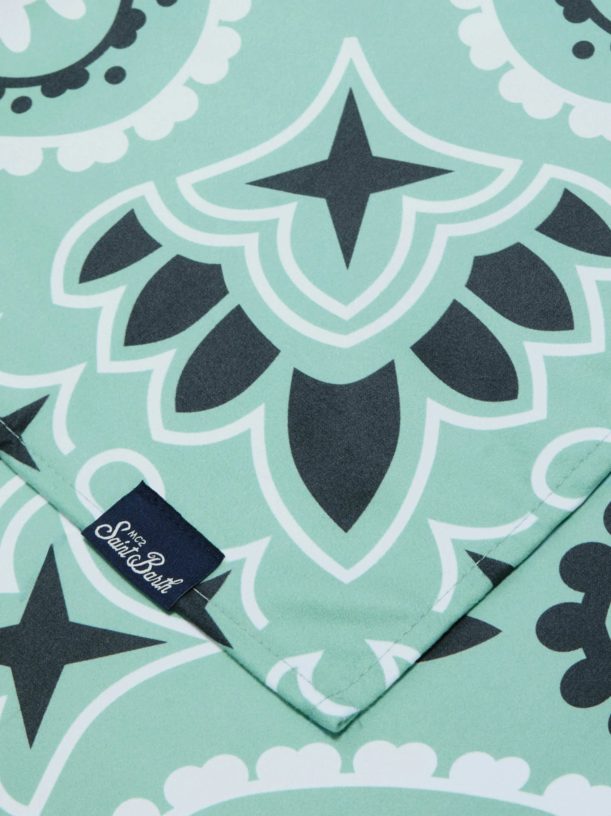 Aidan beach towel with bandana print and logo - Image 2