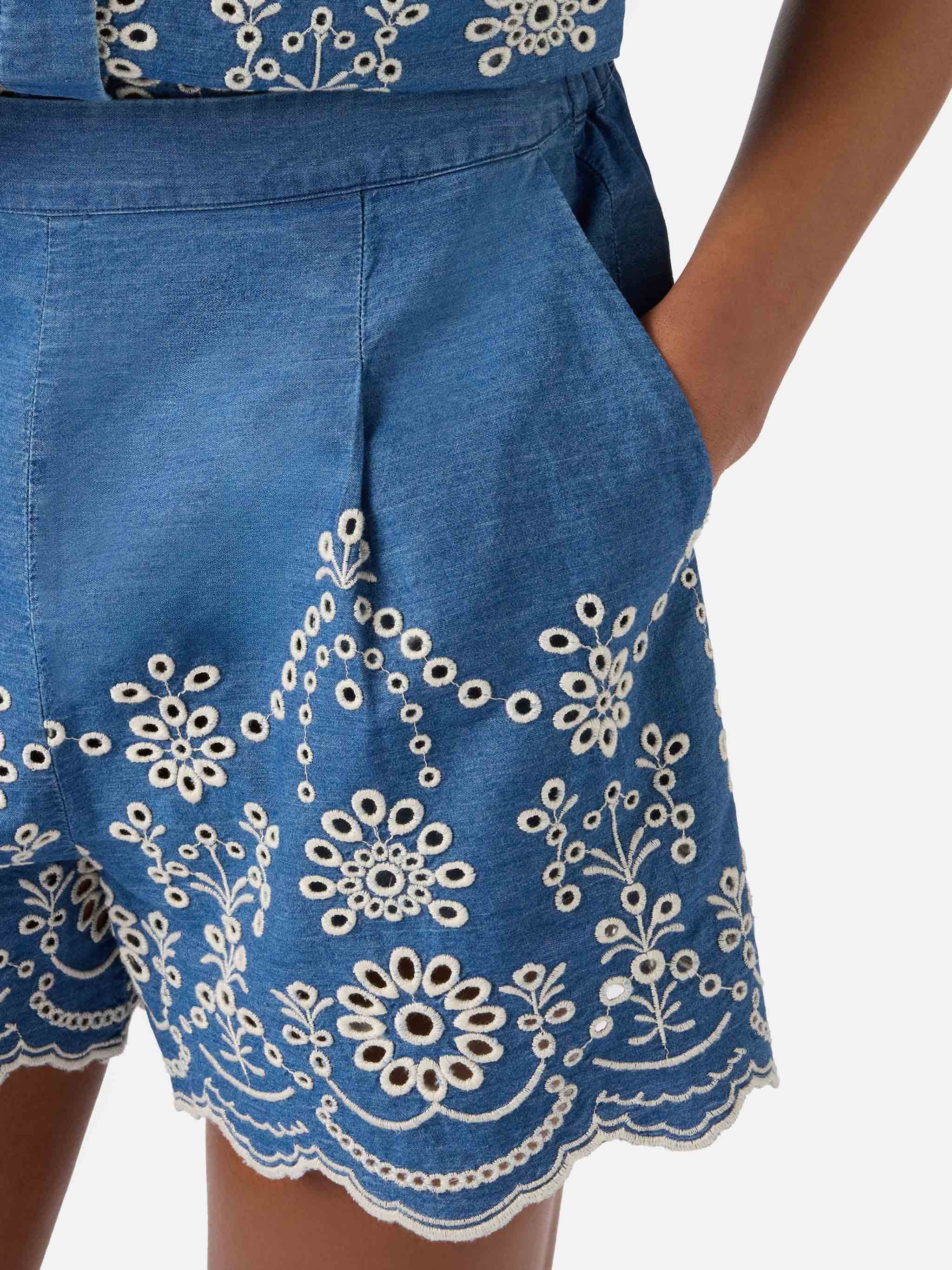 Amani chambray shorts with embroidery - Image 4