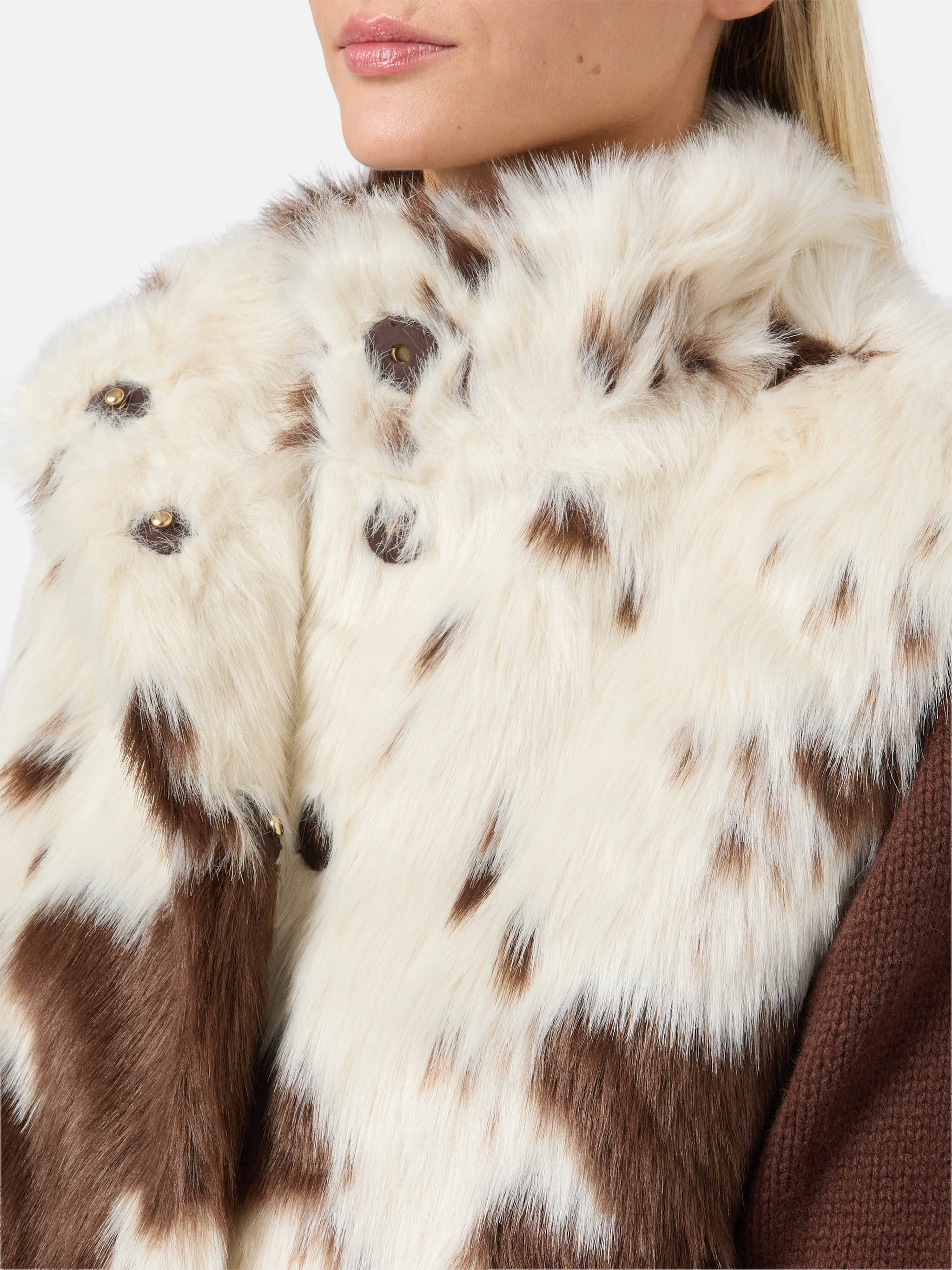 Ambre faux-fur gilet with cow print - Image 3