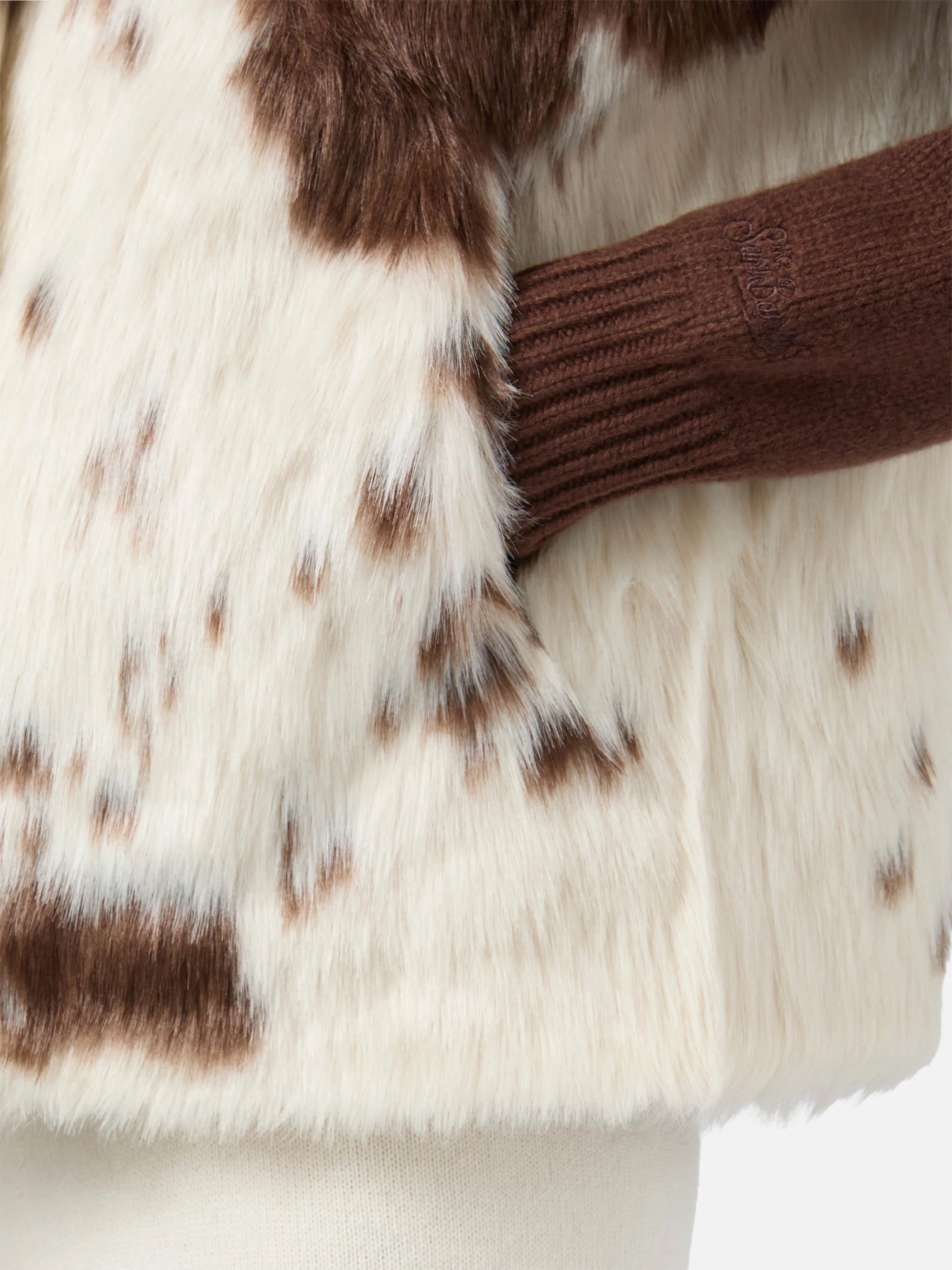Ambre faux-fur gilet with cow print - Image 5
