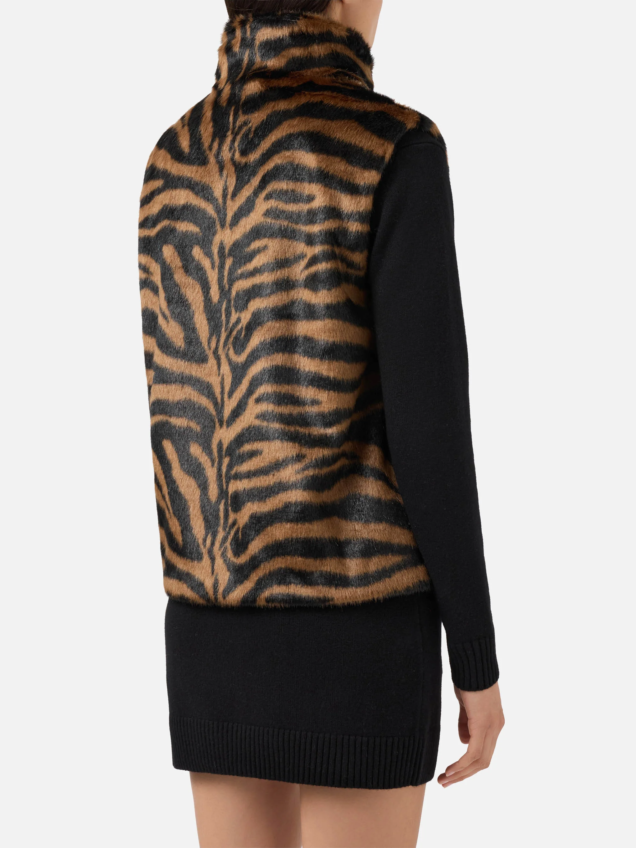Ambre faux-fur gilet with zebra print - Image 4