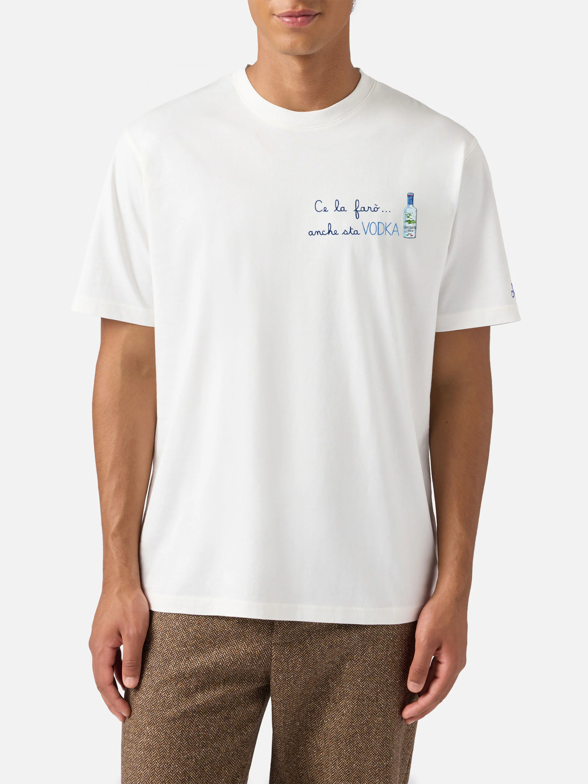 Arnott cotton T-shirt in white with Ce la farò anche sta Vodka embroidery - Image 3