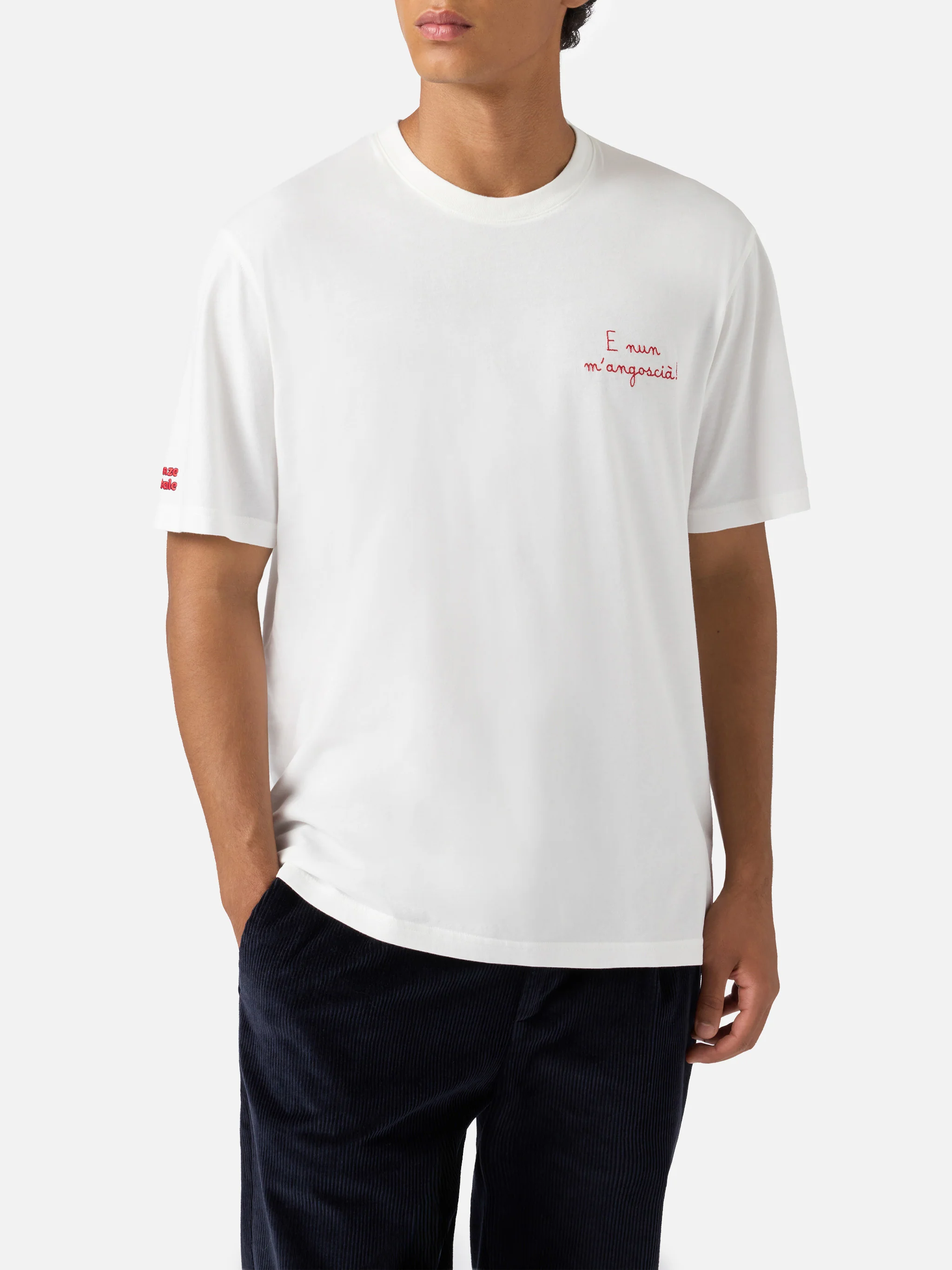 Arnott Warm winter cotton T-shirt in white with E nun m’angoscià embroidery | VACANZE DI NATALE SPECIAL EDITION - Image 3