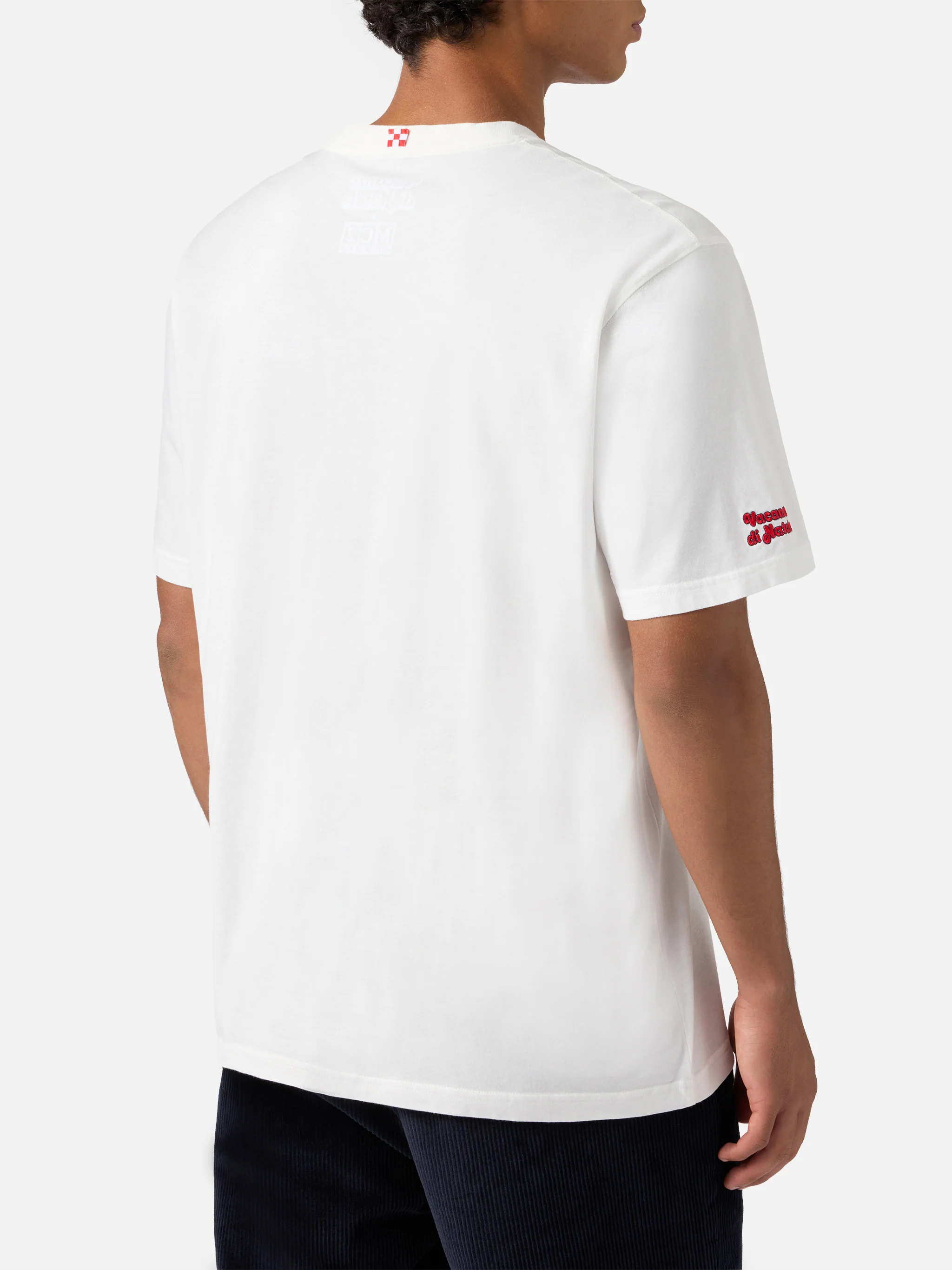 Arnott Warm winter cotton T-shirt in white with E nun m’angoscià embroidery | VACANZE DI NATALE SPECIAL EDITION - Image 4