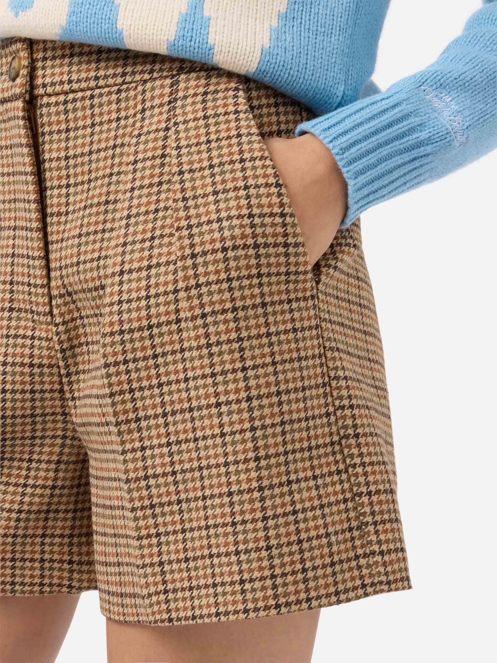 Aya shorts in houndstooth fabric with double pleats - Image 3