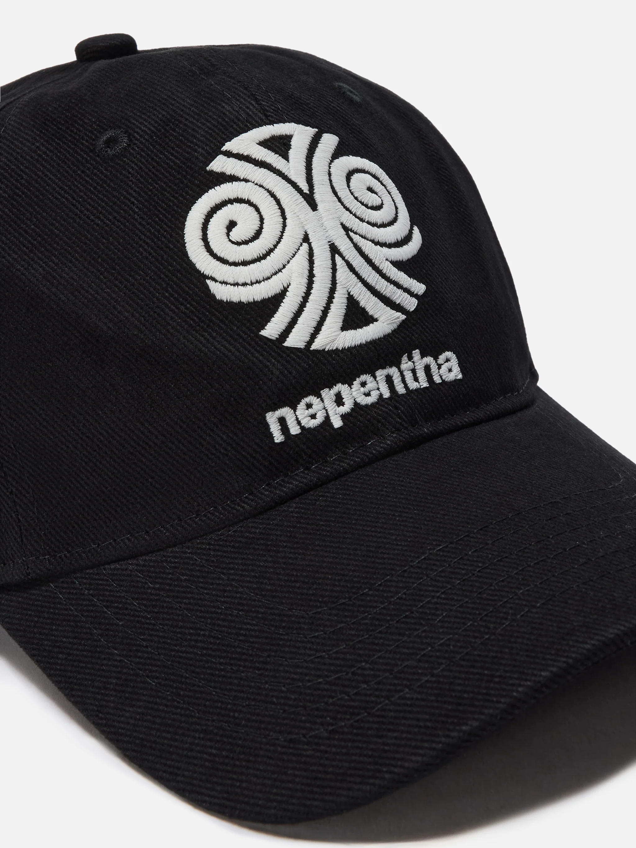 Baseball Cap in cotton with Nepentha embroidery | NEPENTHA SPECIAL EDITION - Image 2