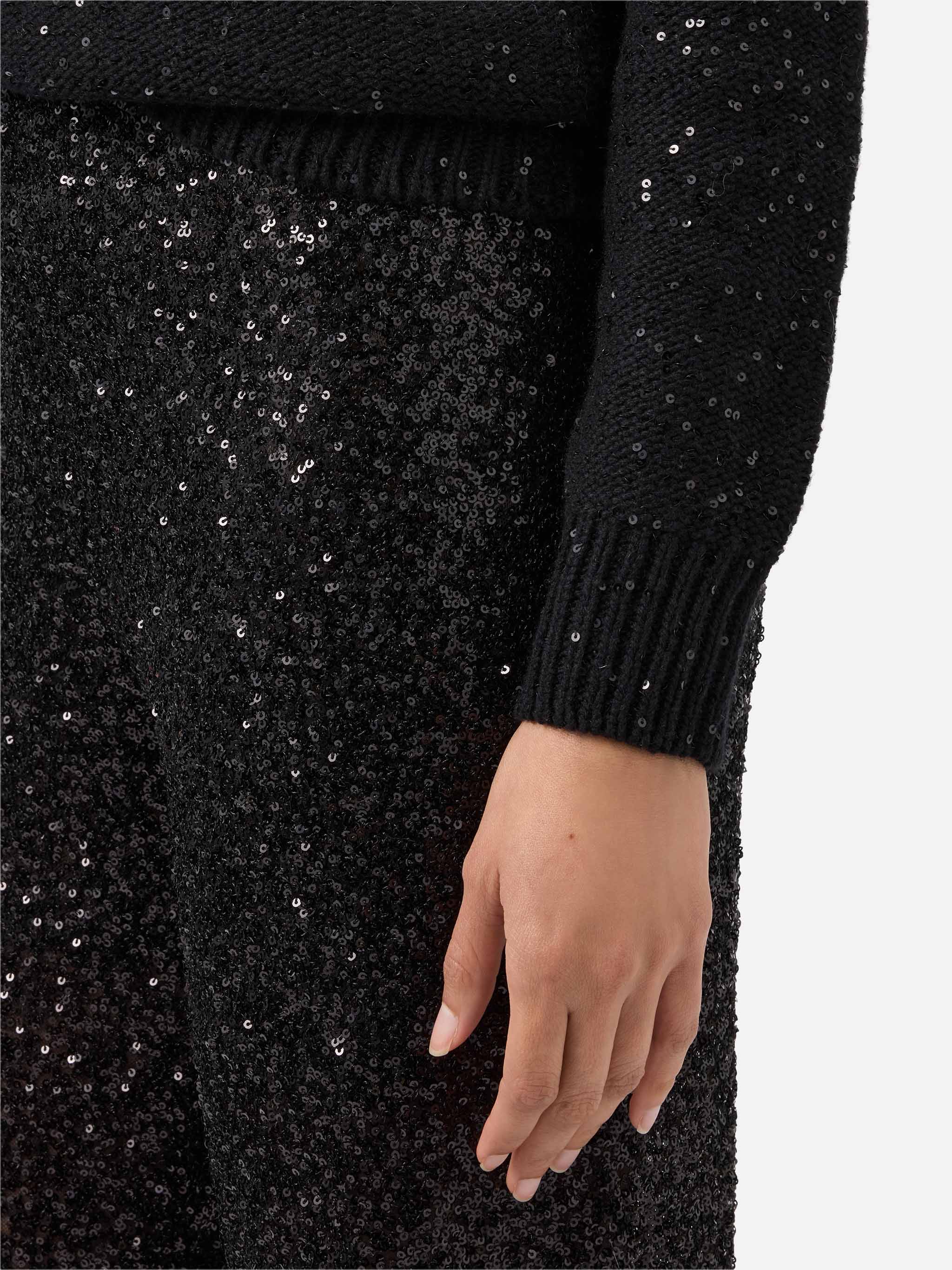 Black V-neck sweater with sequins - Image 5
