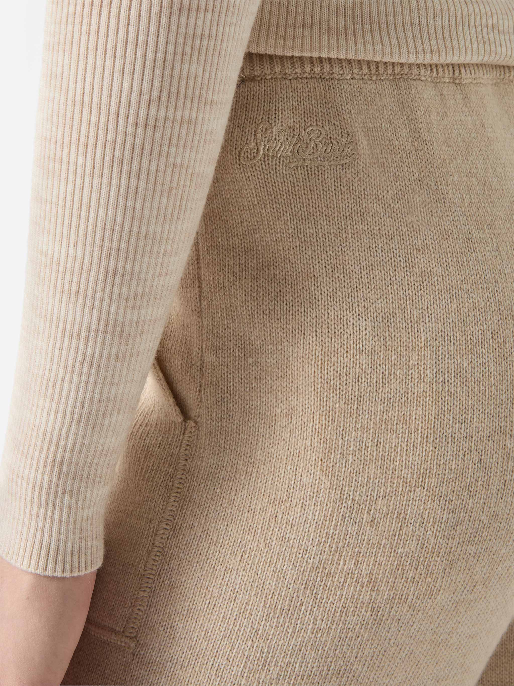 Blended cashmere jogger pants Charlie in beige - Image 2