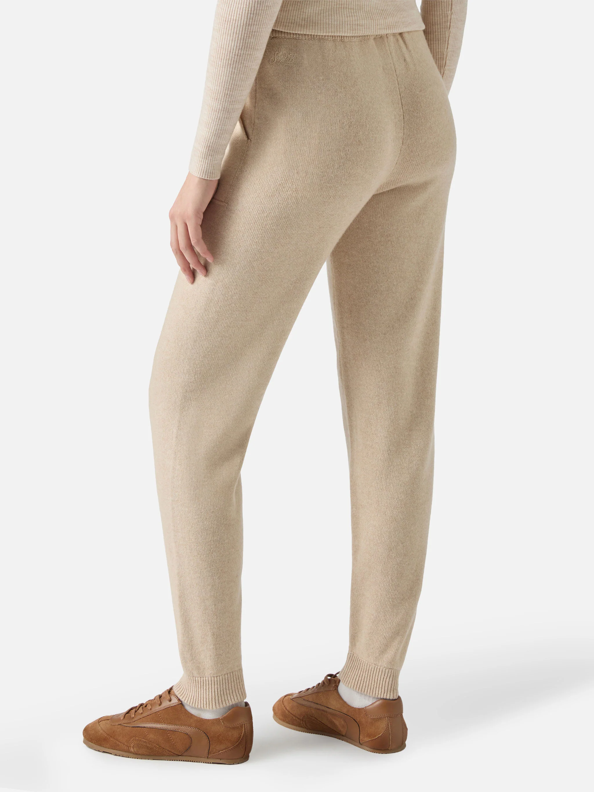 Blended cashmere jogger pants Charlie in beige - Image 3