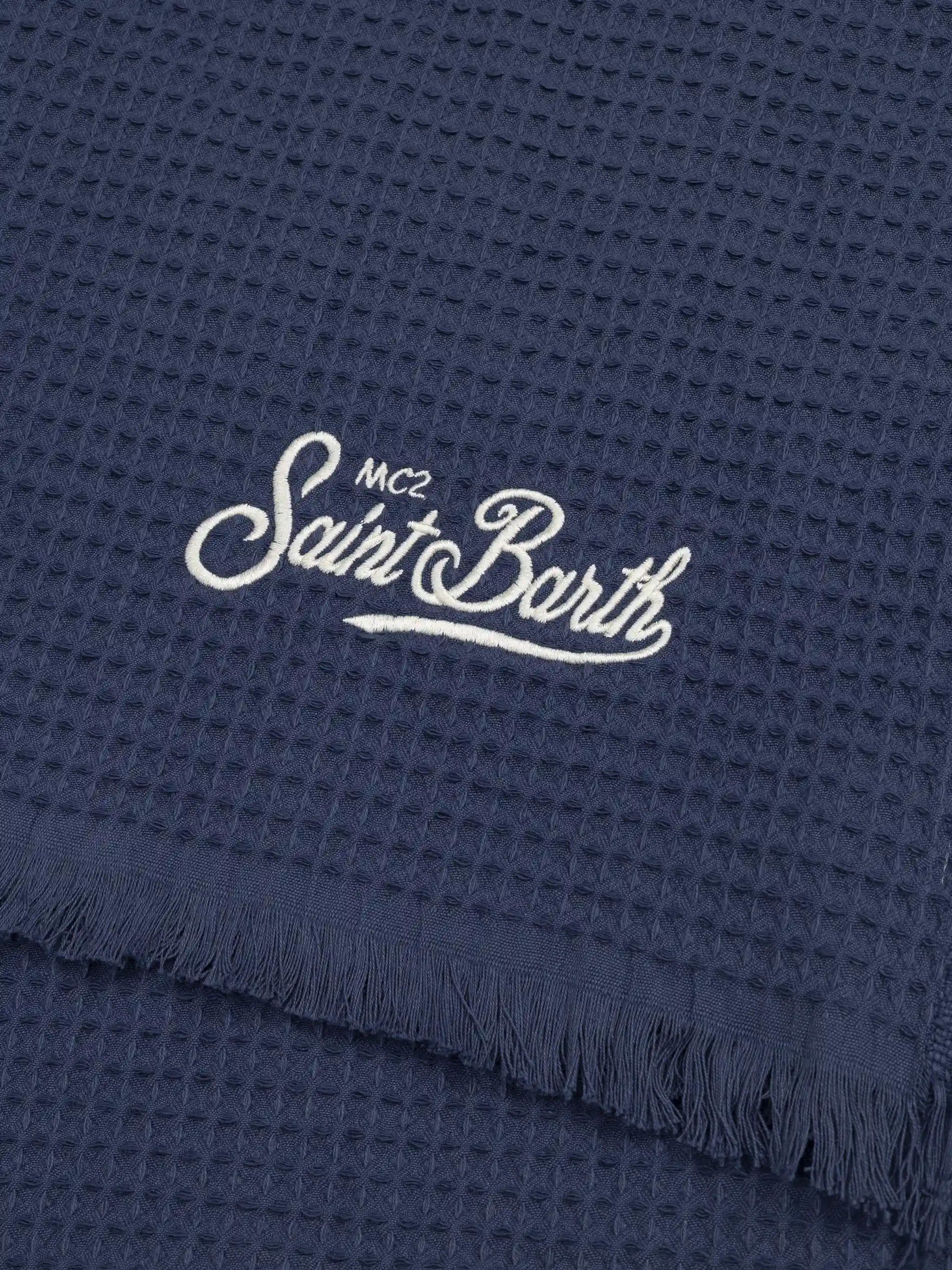 Blue beach towel with integrated bag - Image 3
