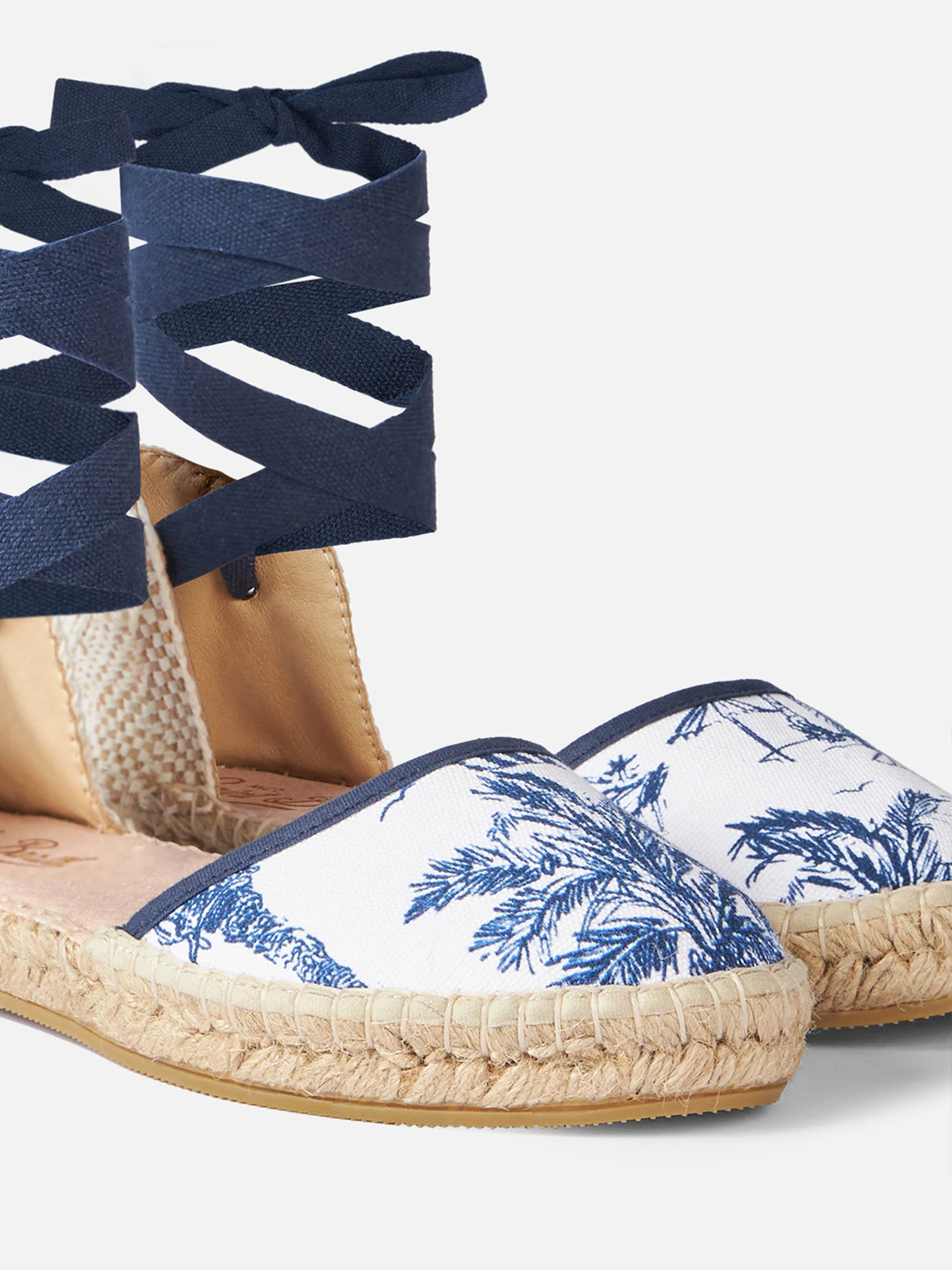 Flat espadrillas with toile de jouy print - Image 4