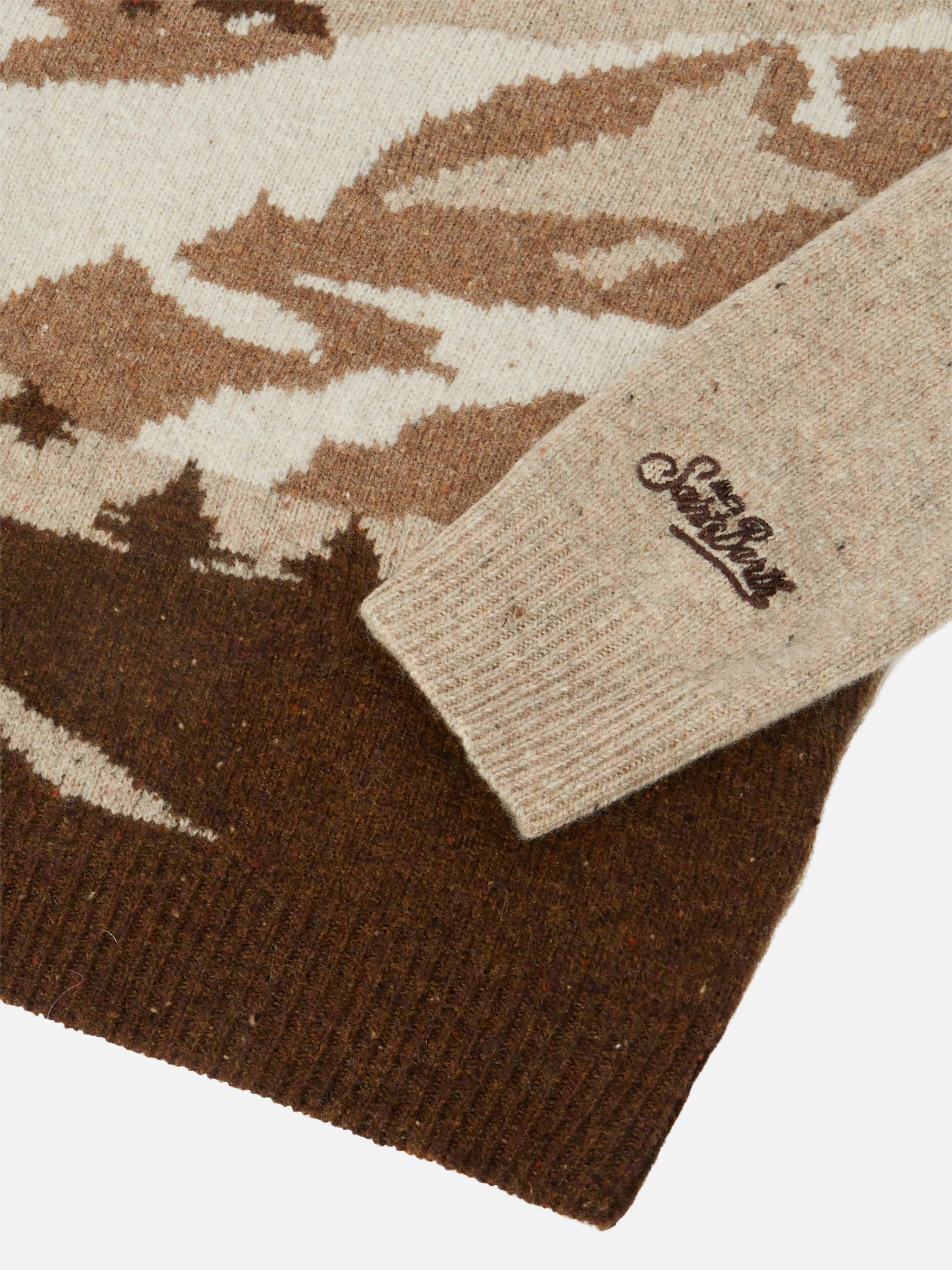 Crewneck Douglas with Courchevel postcard jacquard - Image 4