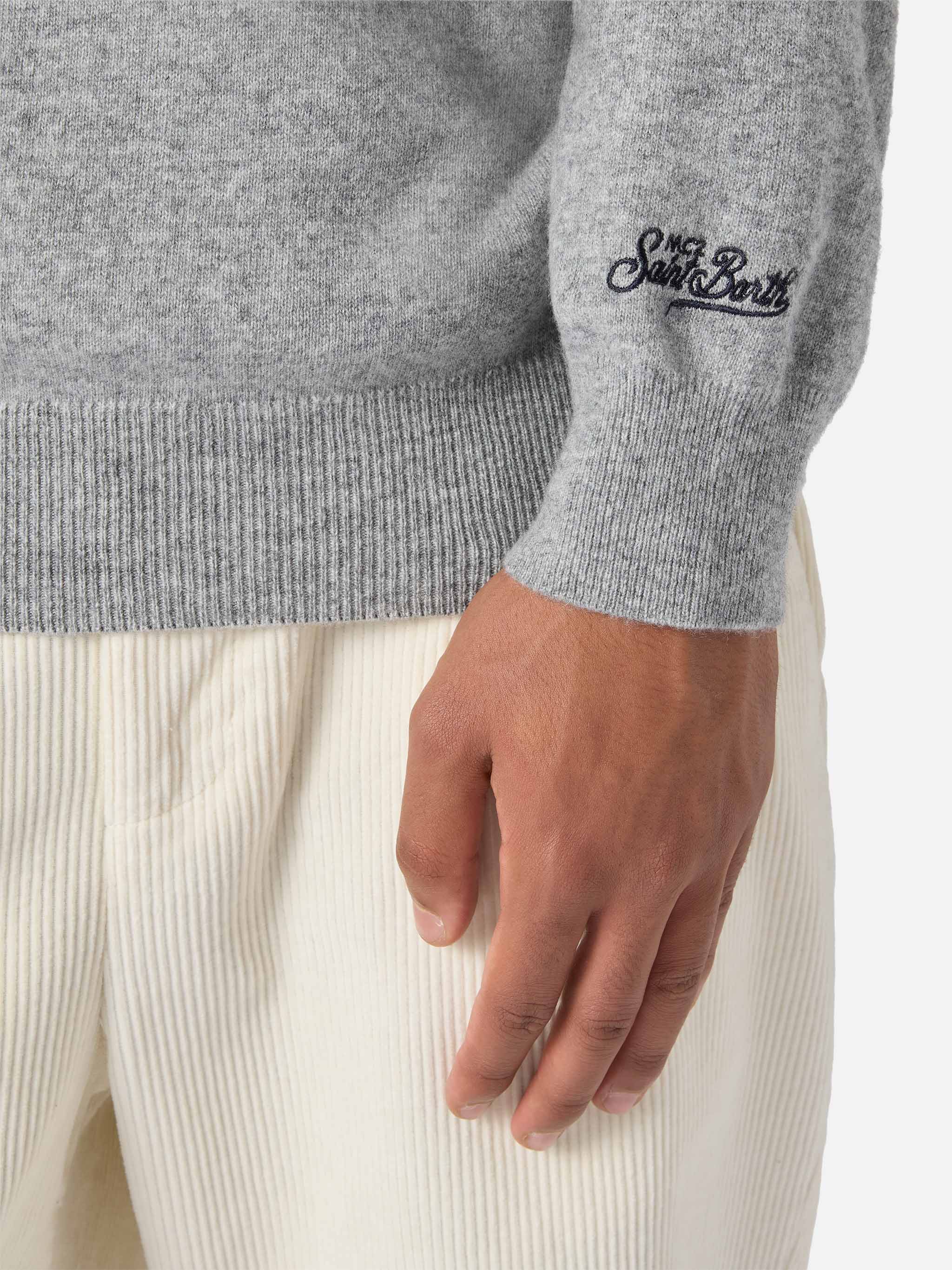 Crewneck sweater Heron Light with E io pagooo embroidery | YUPPIES SPECIAL EDITION - Image 3