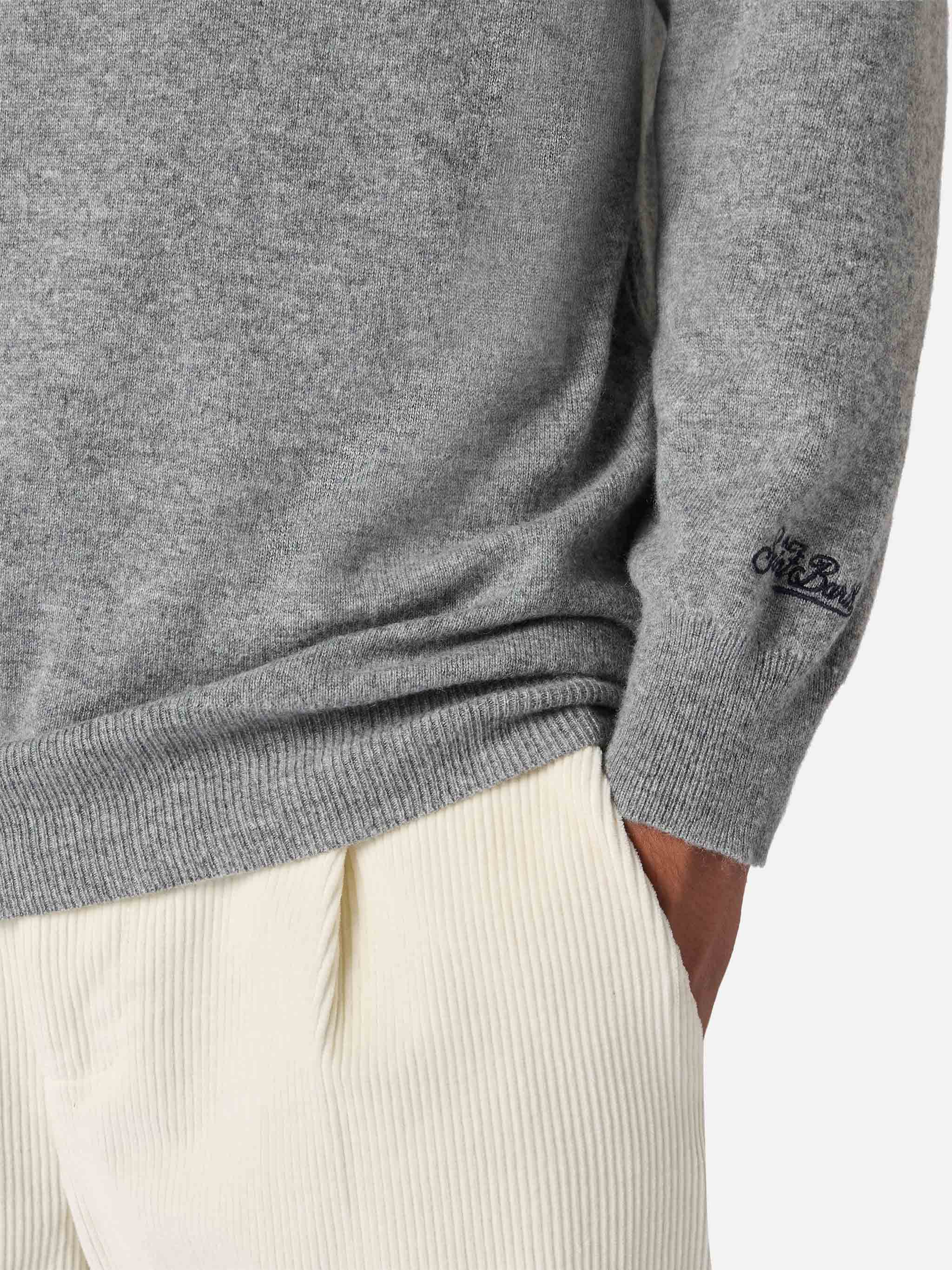Crewneck Heron Light with Mi me faccio i cassi miei! embroidery | VACANZE DI NATALE SPECIAL EDITION - Image 3