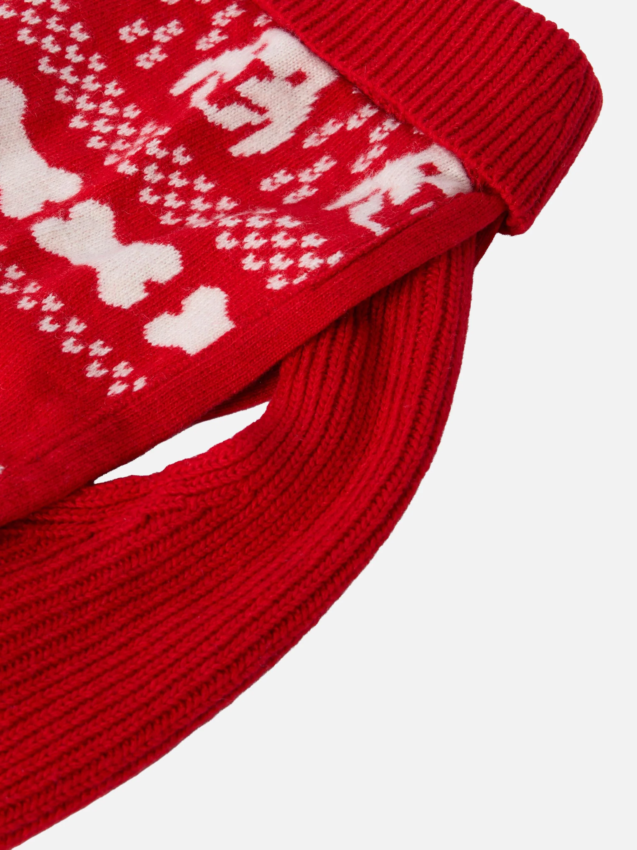 Dog sweater with Merry embroidery - Image 6
