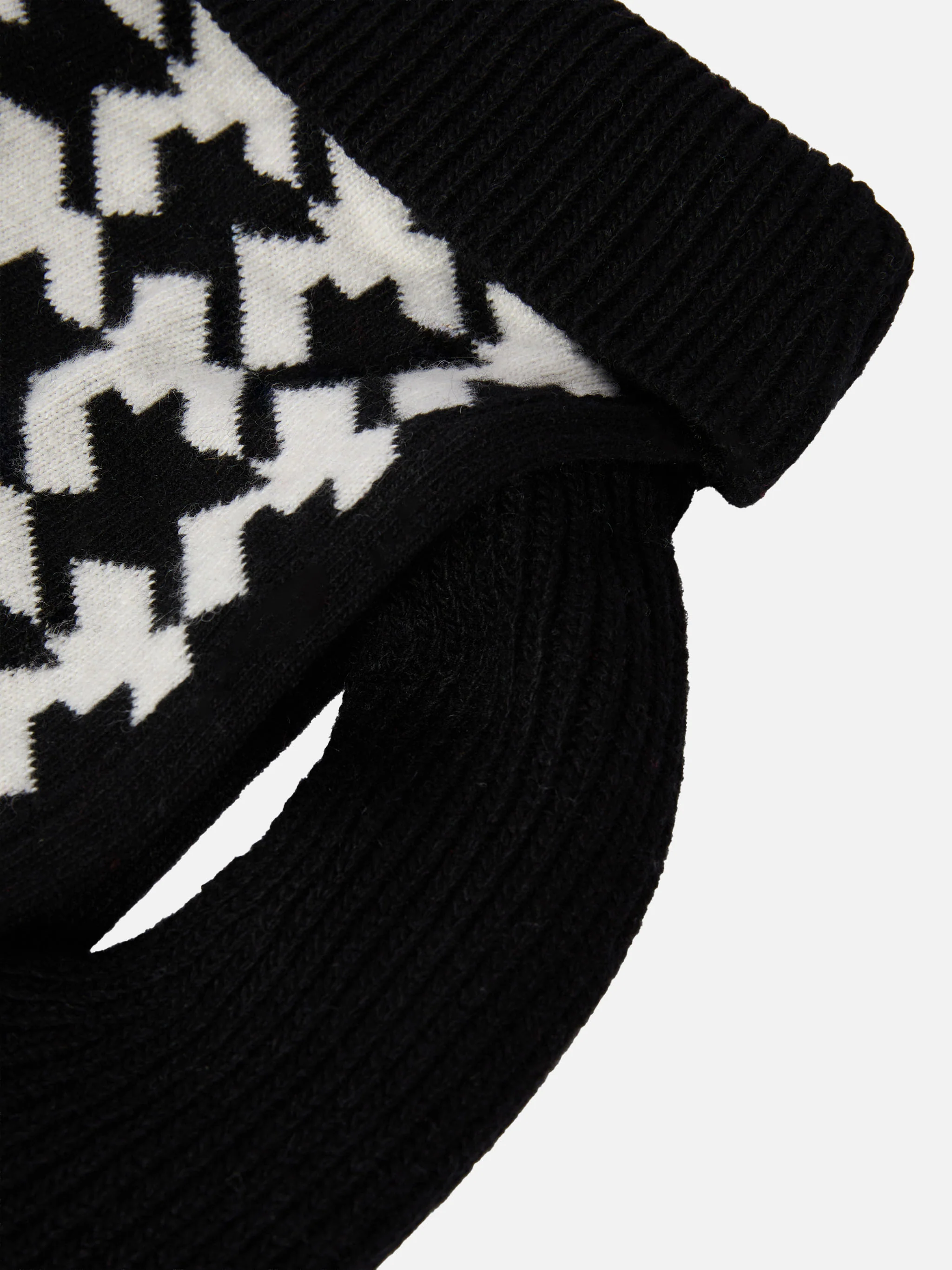 Dog sweater with Pied de Chien embroidery - Image 2