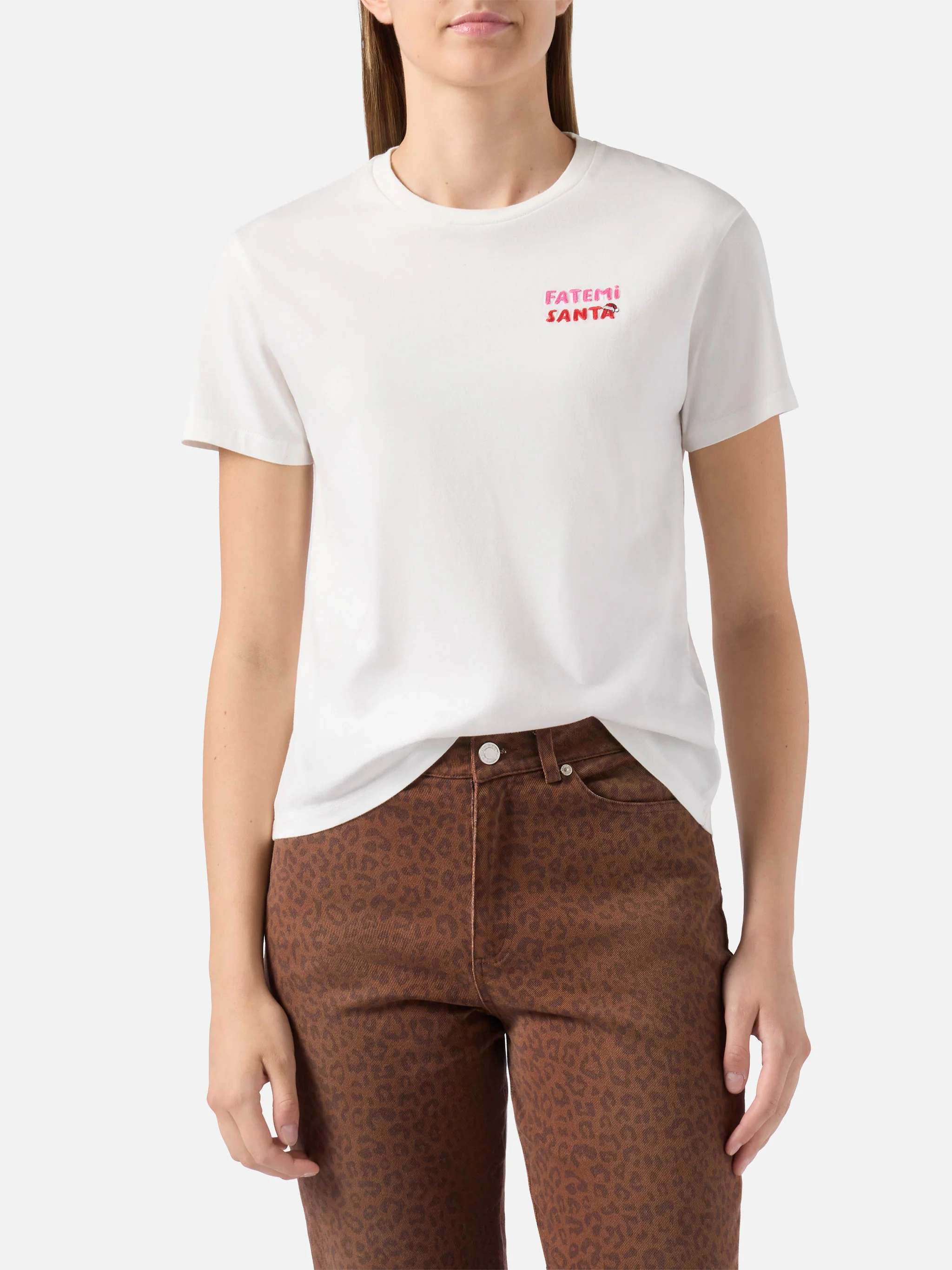 Emilie organic cotton T-shirt in white with Fatemi Santa embroidery - Image 2
