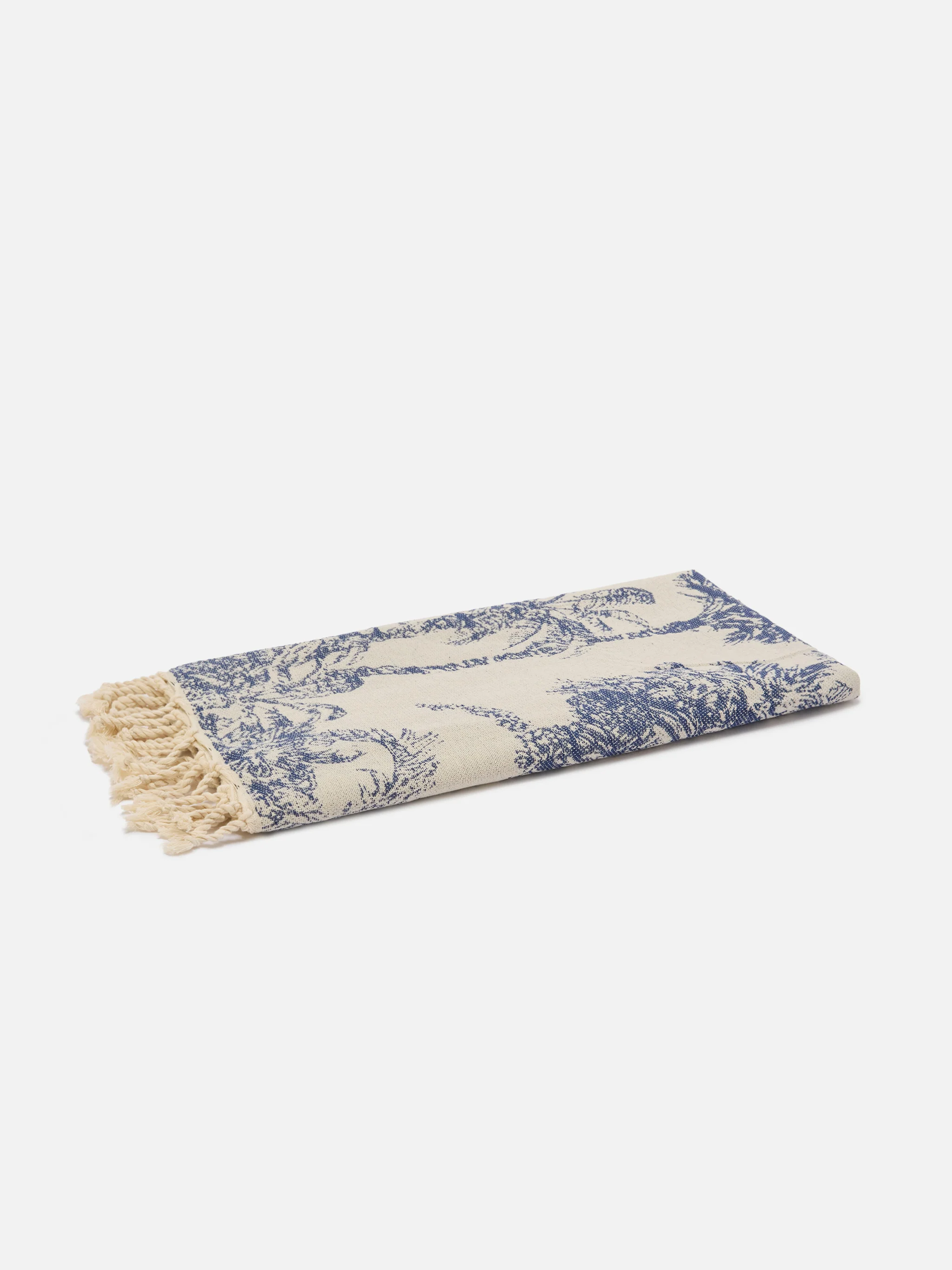 Foutas cotton beach towel with toile de Jouy Jaquard - Image 2