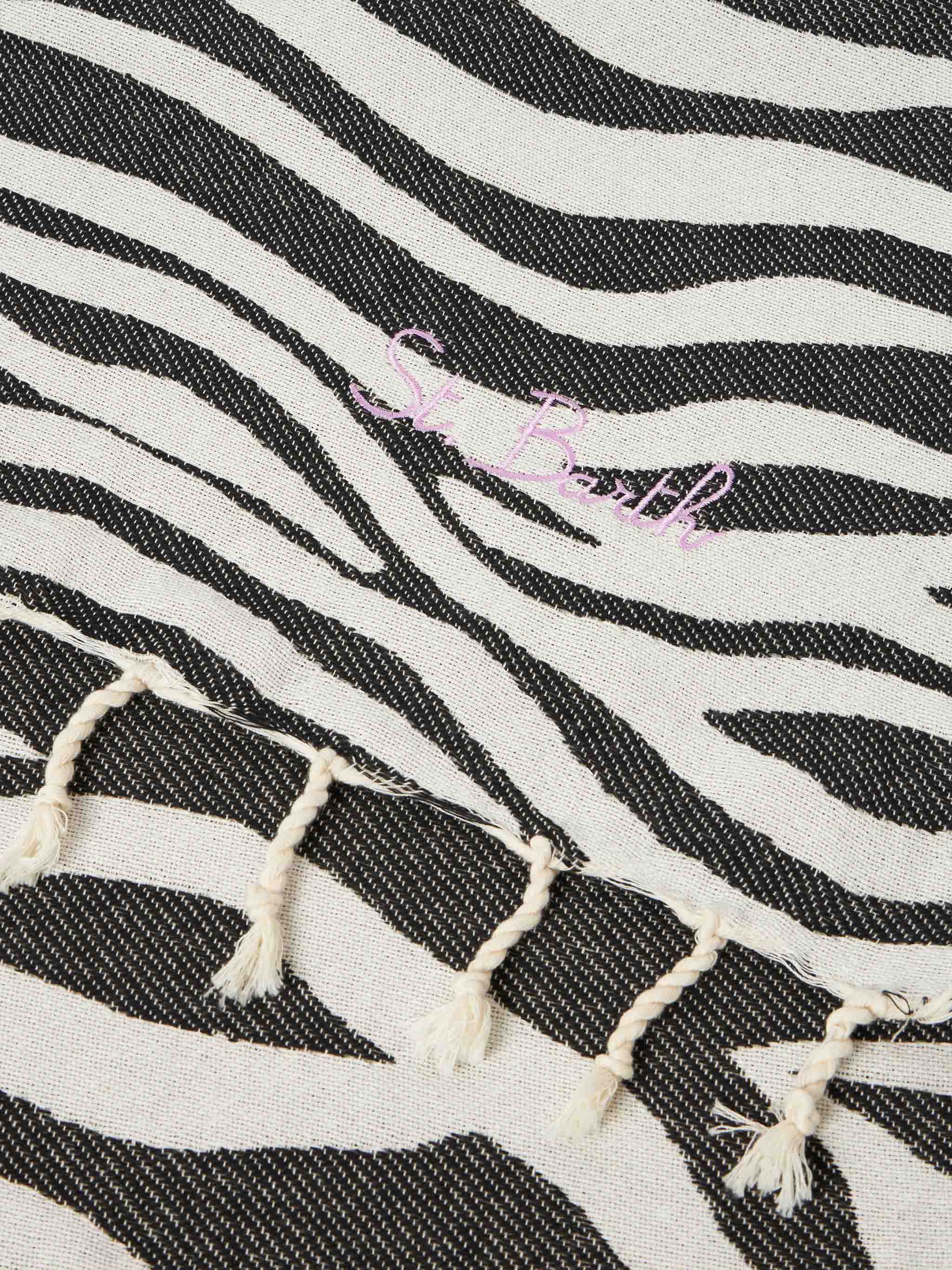 Foutas cotton beach towel with zebra jacquard - Image 3