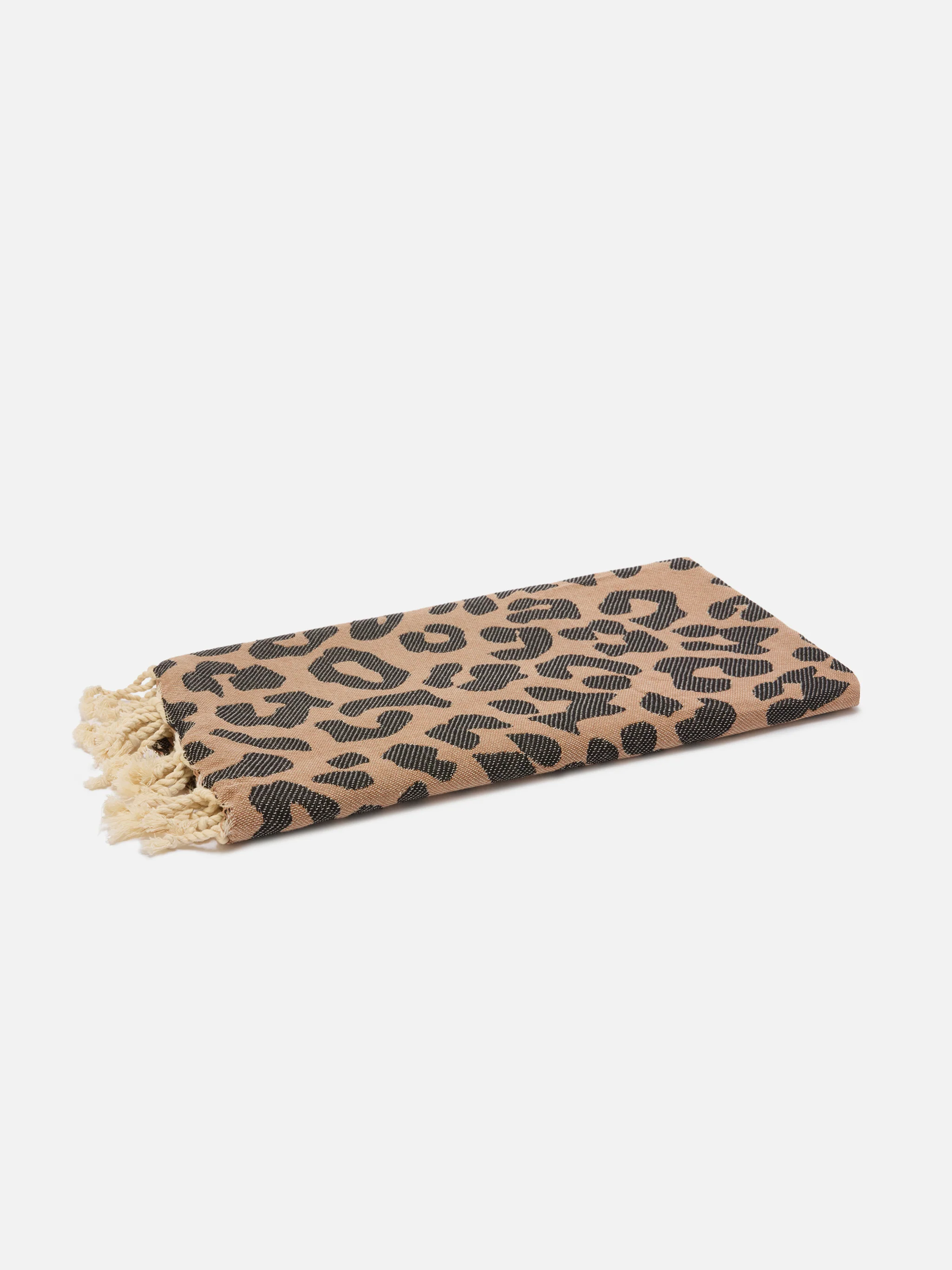 Foutas cotton Jaquard beach towel with leopard pattern - Image 2