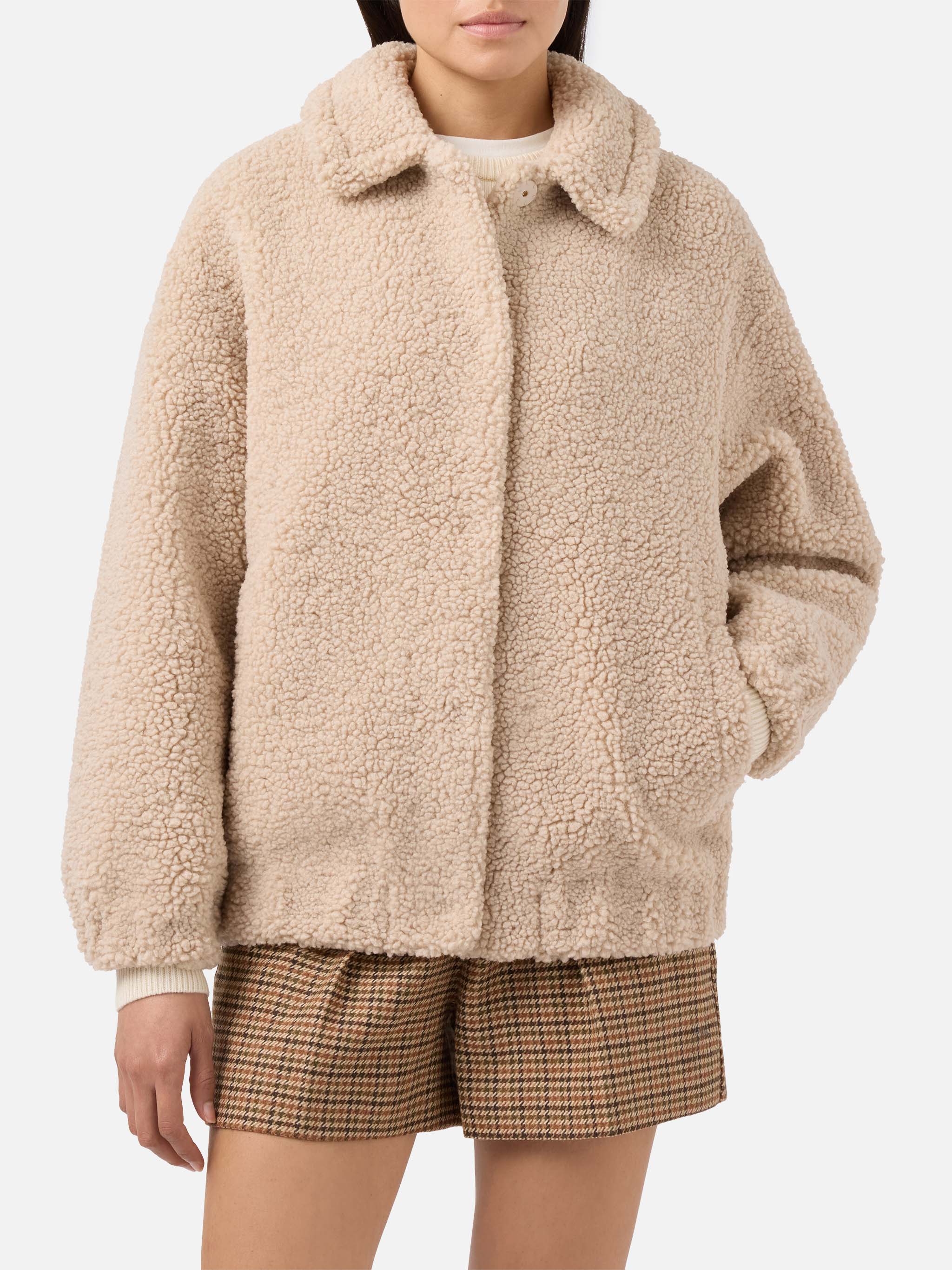 Jeanne teddy bomber with back patch - Image 4