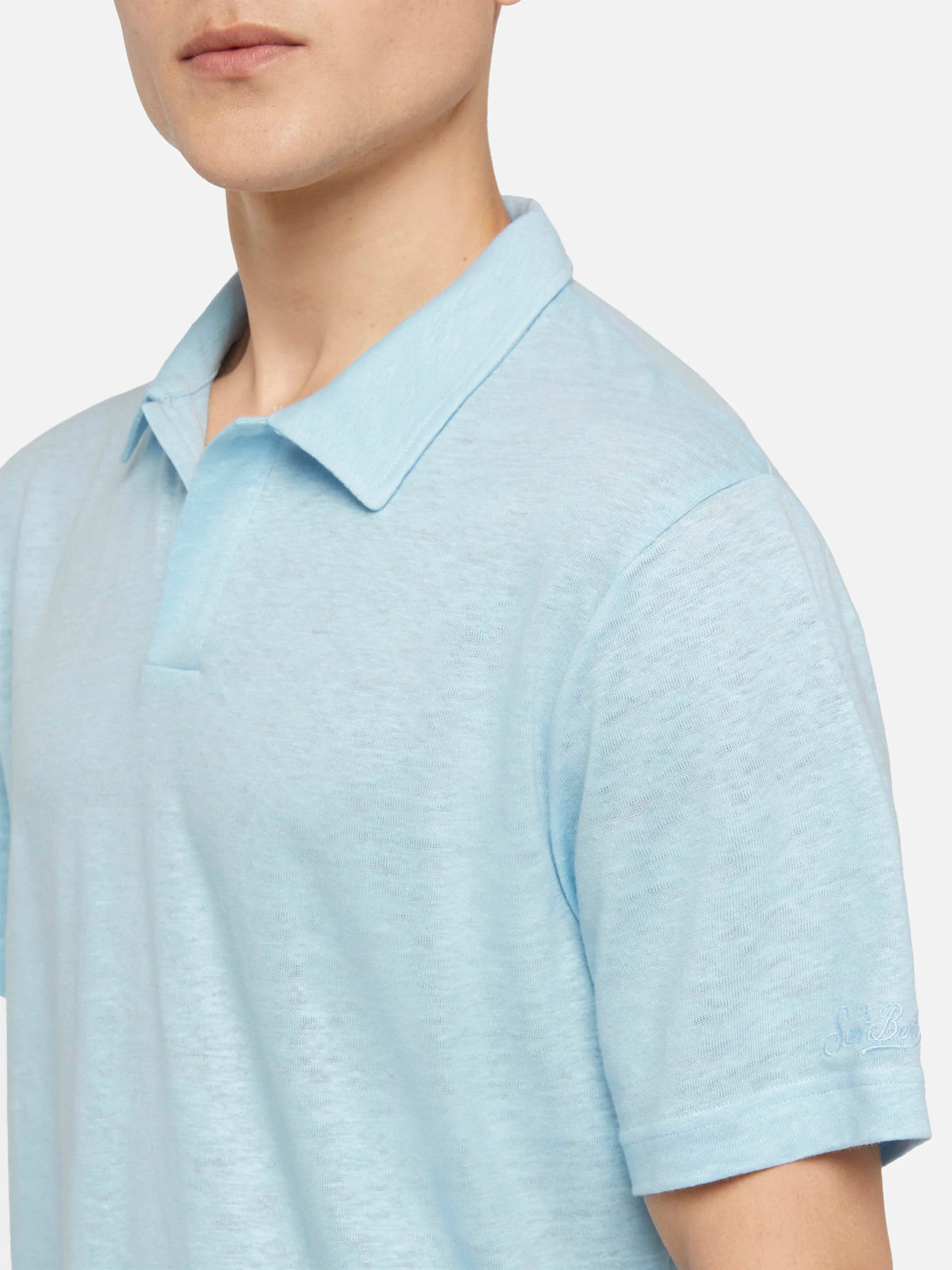 Light blue linen buttonless polo shirt Fraser - Image 2