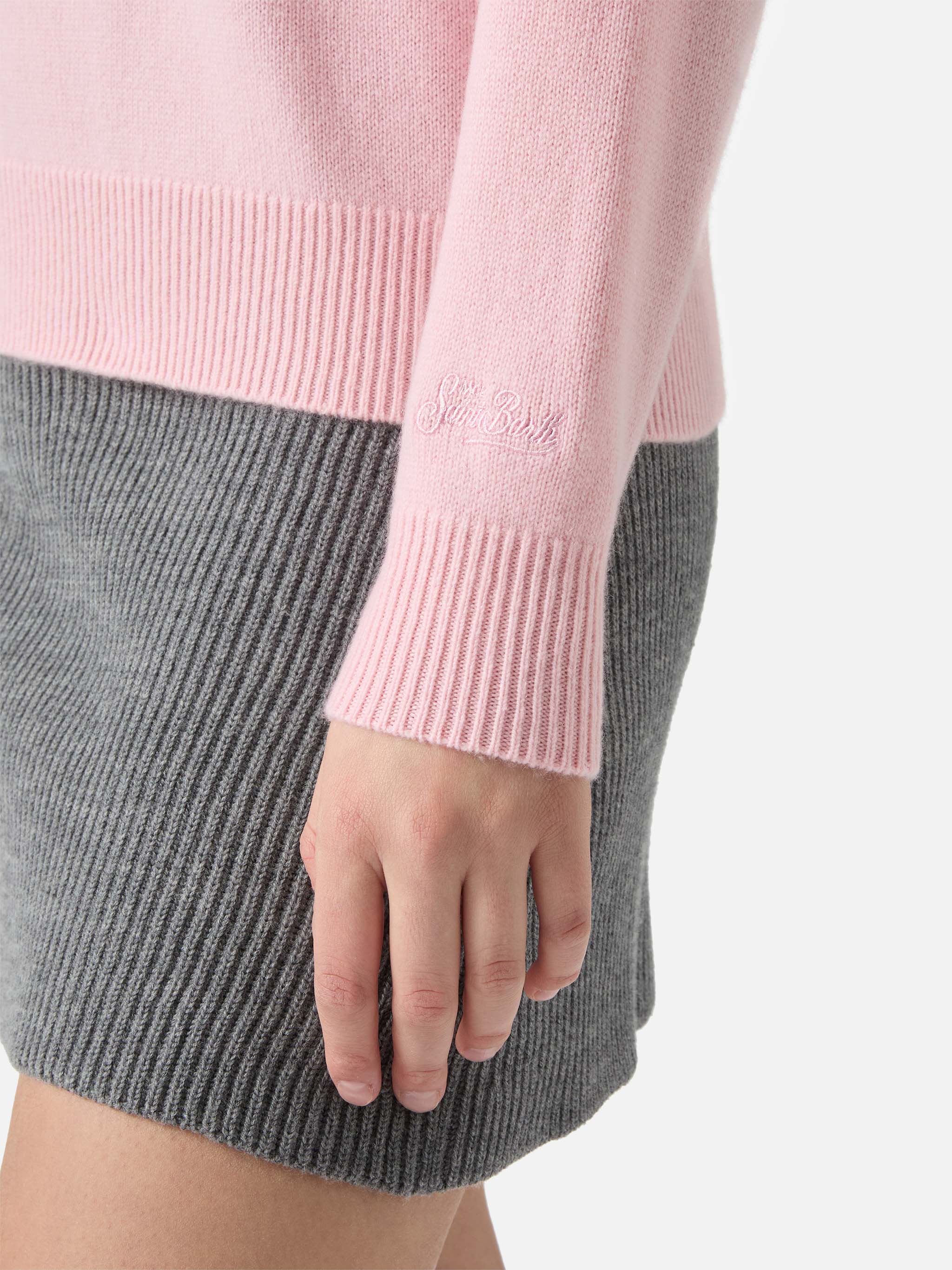 Louise cashmere sweater in pink with St. Moritz rhinestone appliqué - Image 4