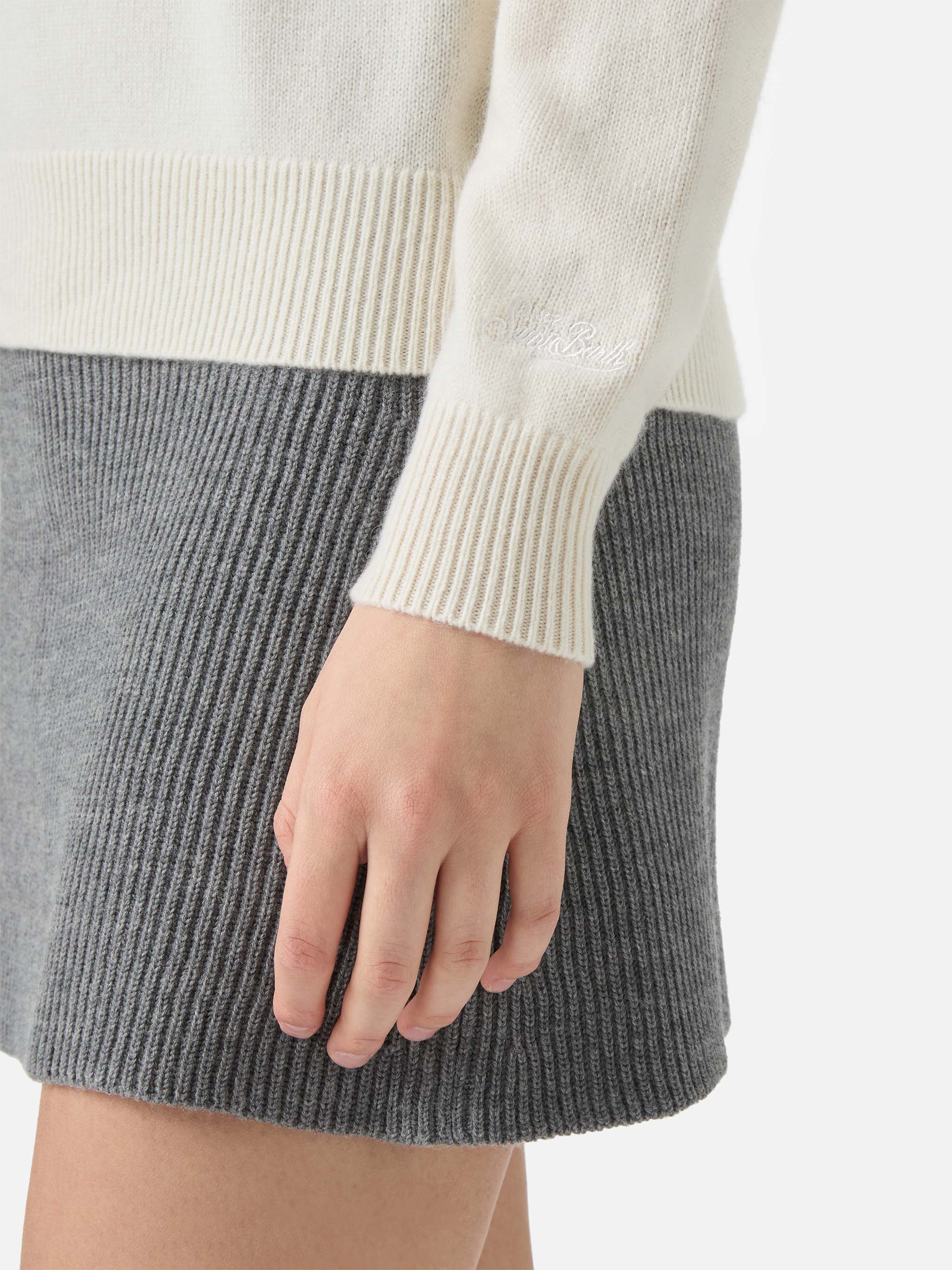 Louise cashmere sweater in white with St. Moritz rhinestone appliqué - Image 4
