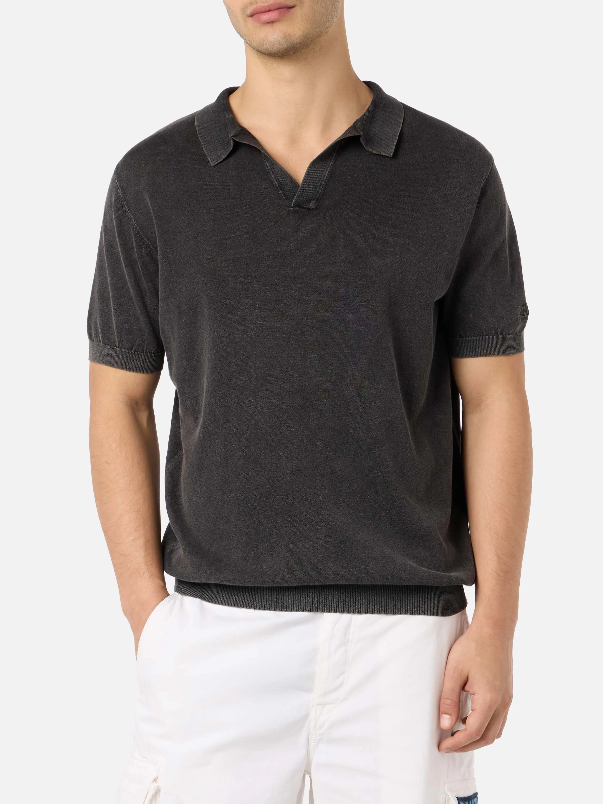 Black buttonless knitted polo shirt Sloan with vintage treatment
