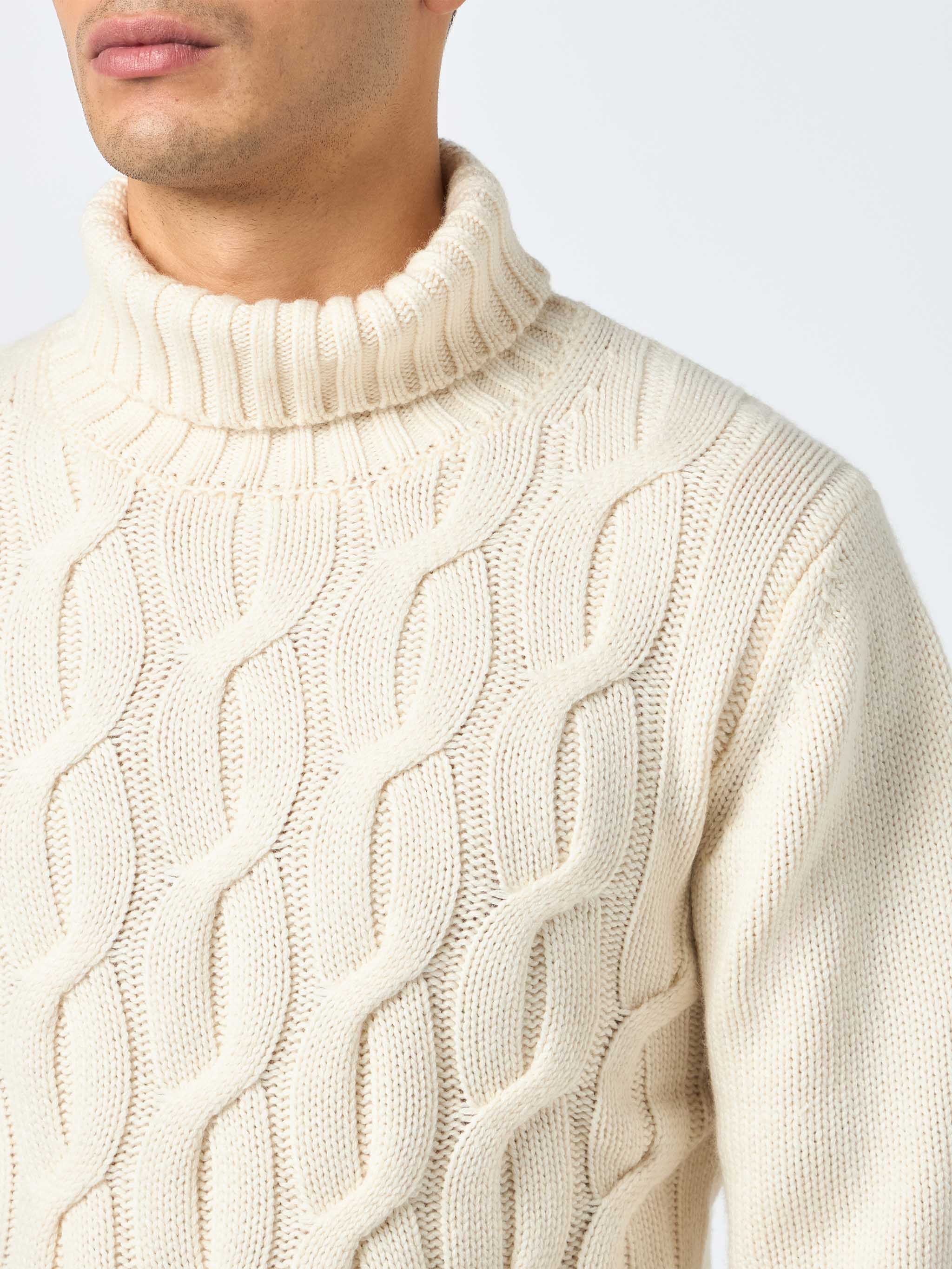 Fisherman cable knit cashmere blend sweater in off white - Image 2