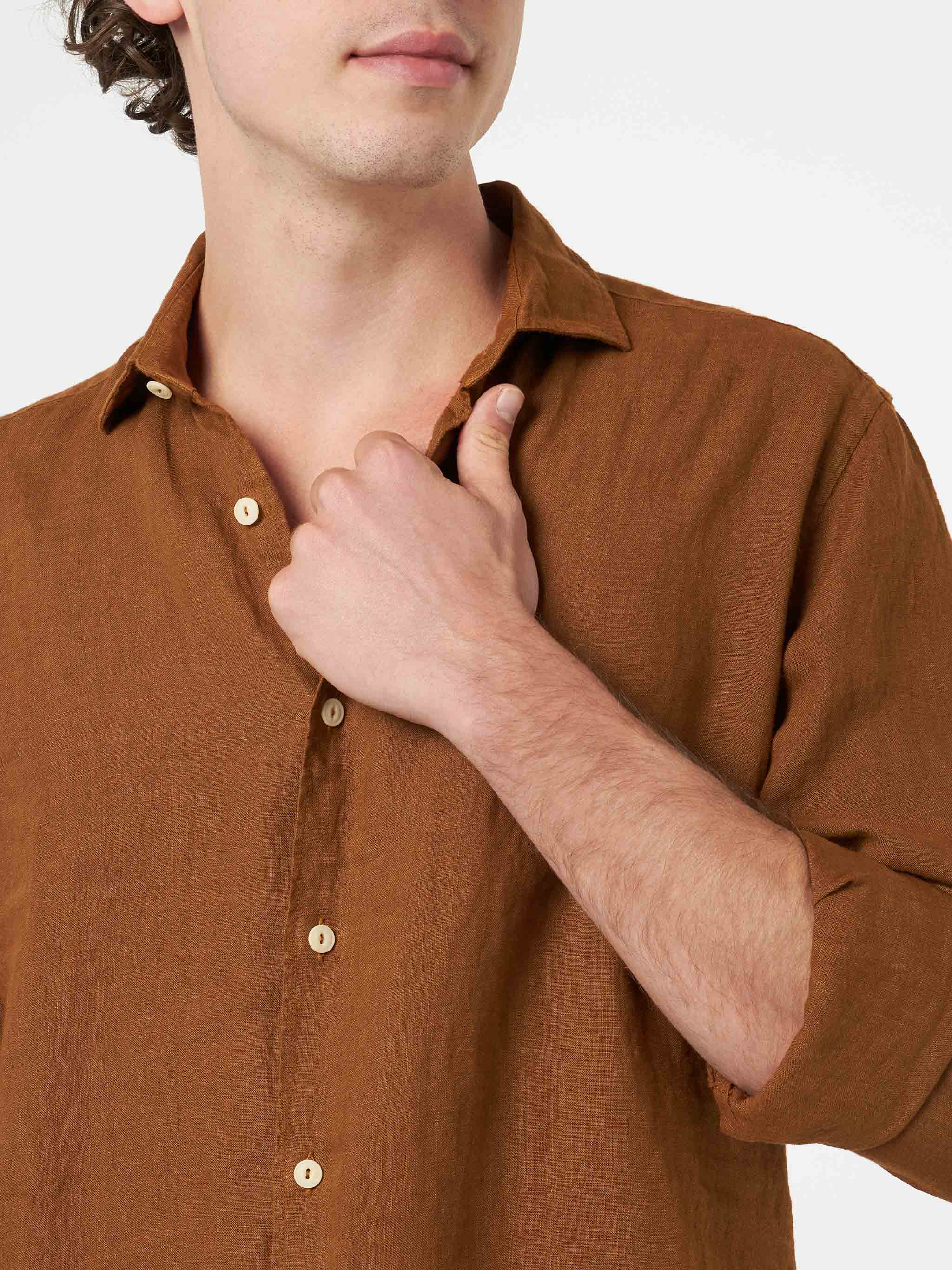 Pamplona linen shirt in camel - Image 2