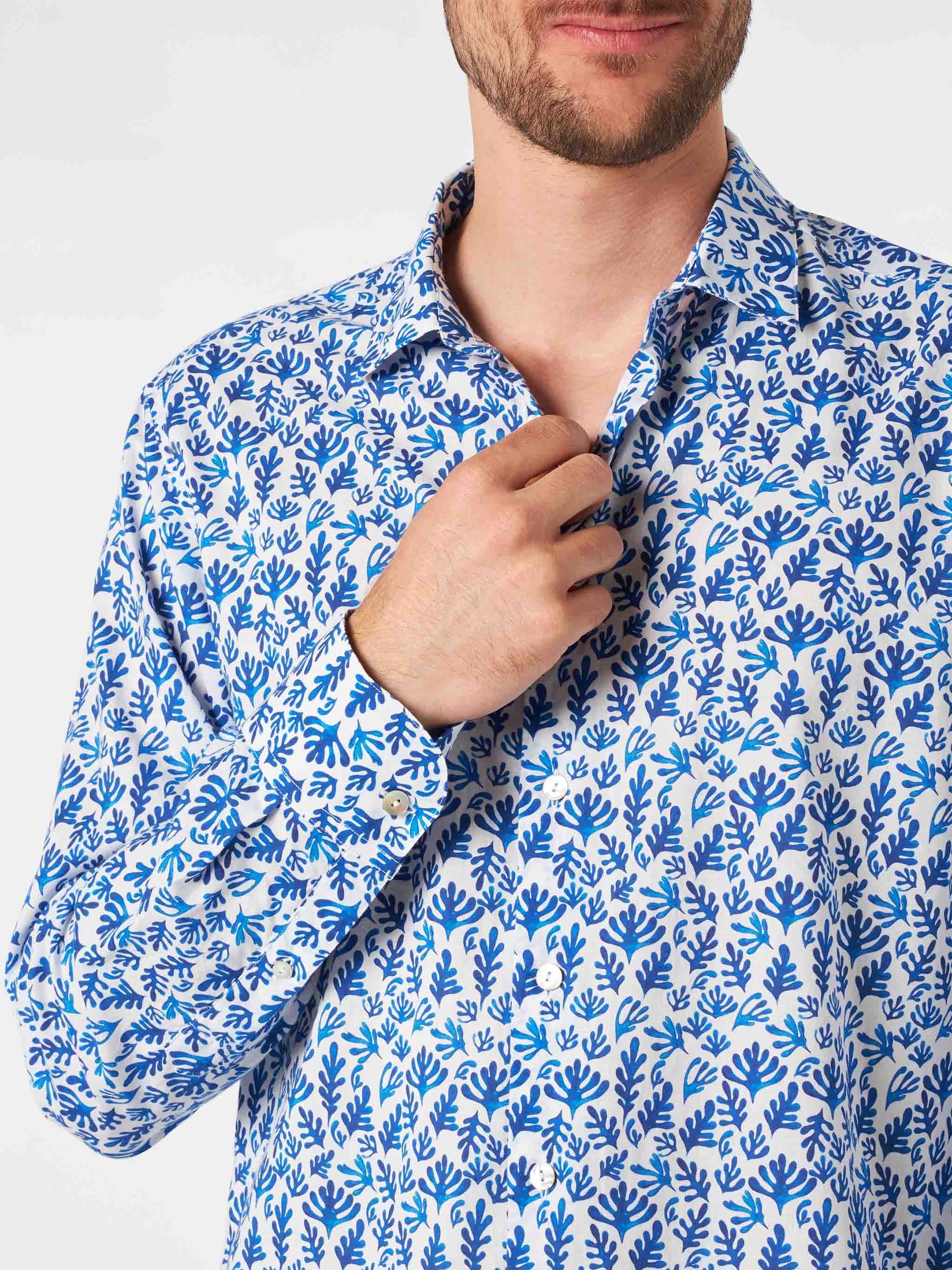 Sikelia white and blue leaves muslin cotton shirt - Image 3