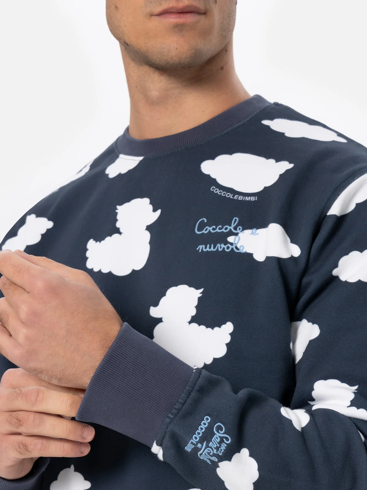 Crewneck blue sweatshirt with Coccole e nuvole embroidery | COCCOLEBIMBI SPECIAL EDITION - Image 2