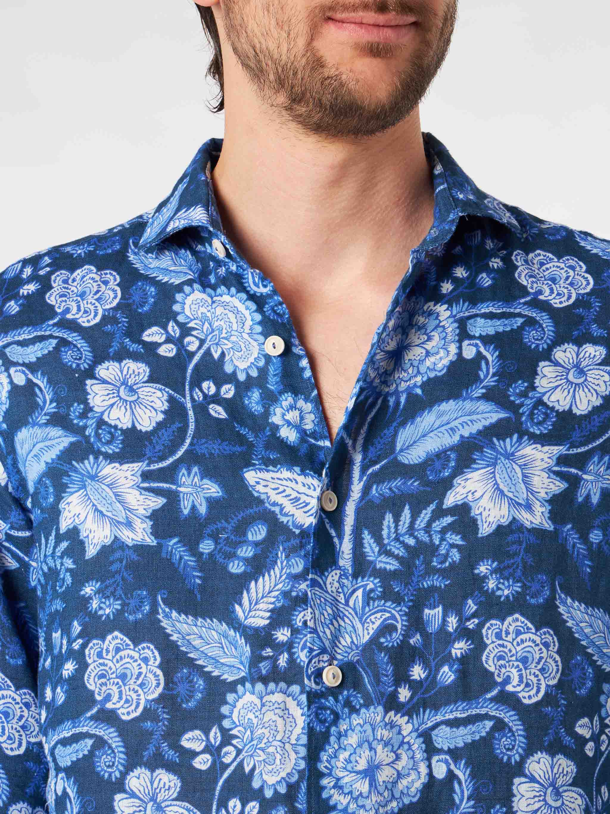 Pamplona linen shirt with floral print - Image 3