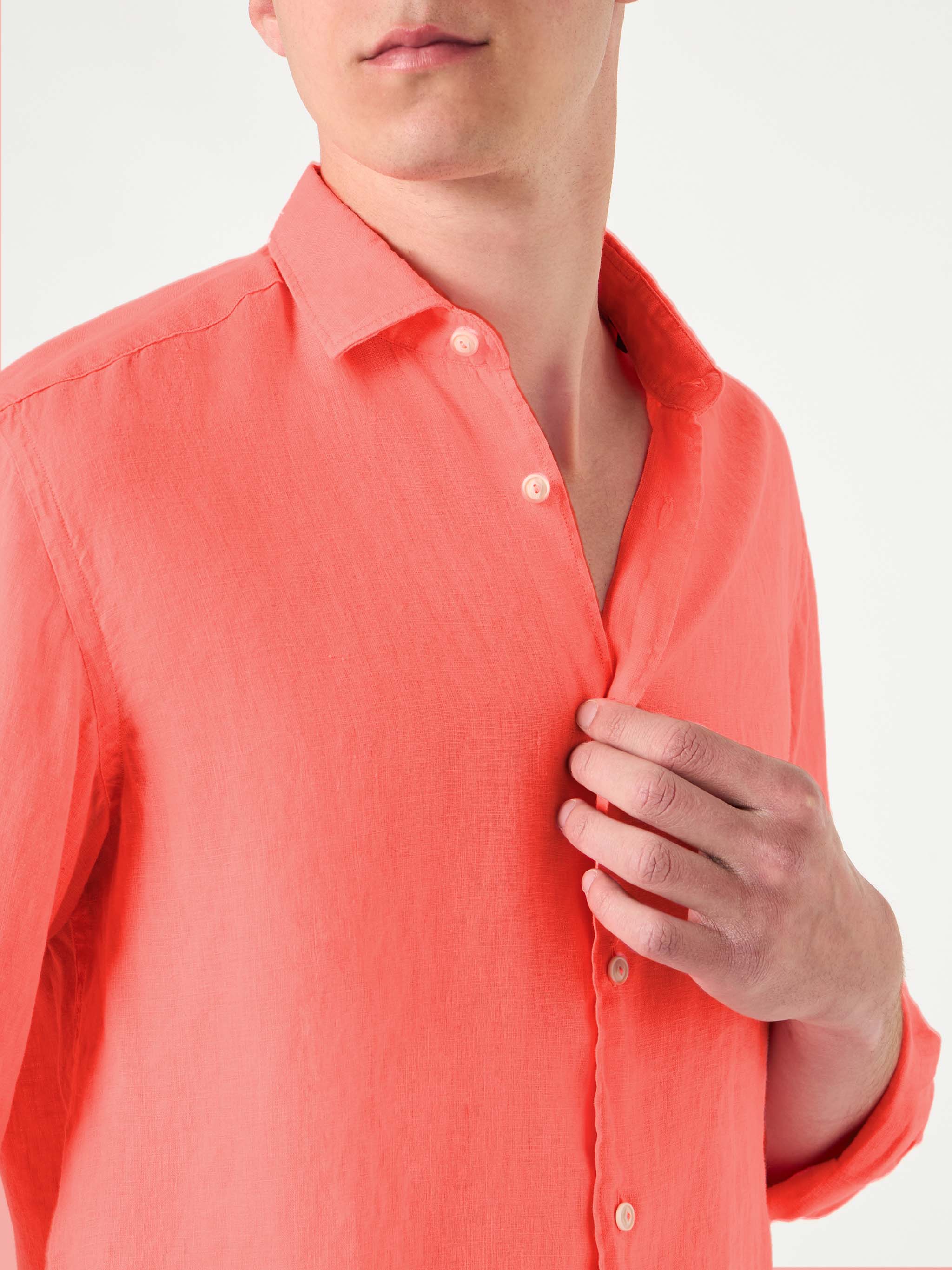 Pamplona fluo red linen shirt - Image 2