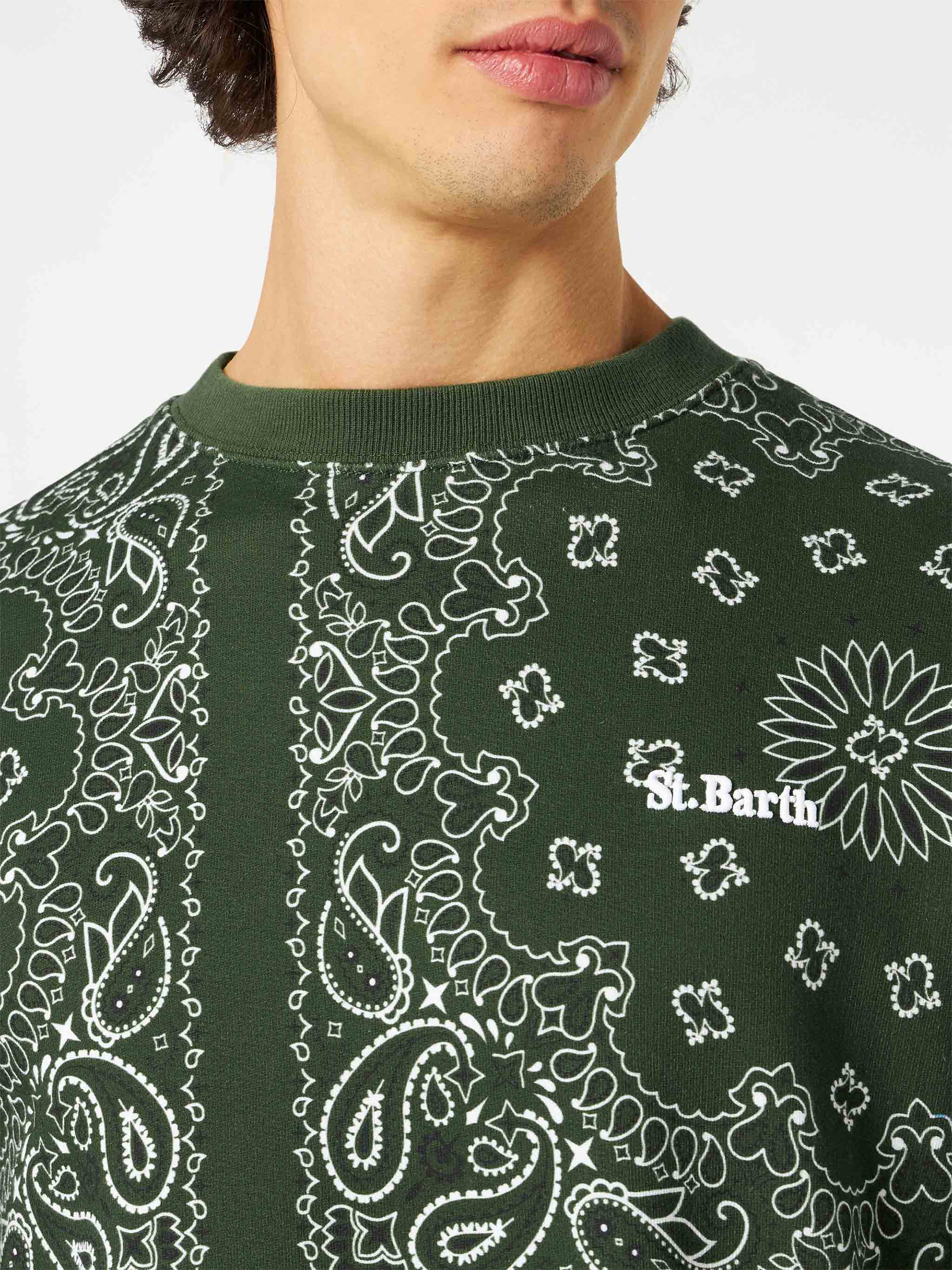 Crewneck sweatshirt with green bandana print - Image 2
