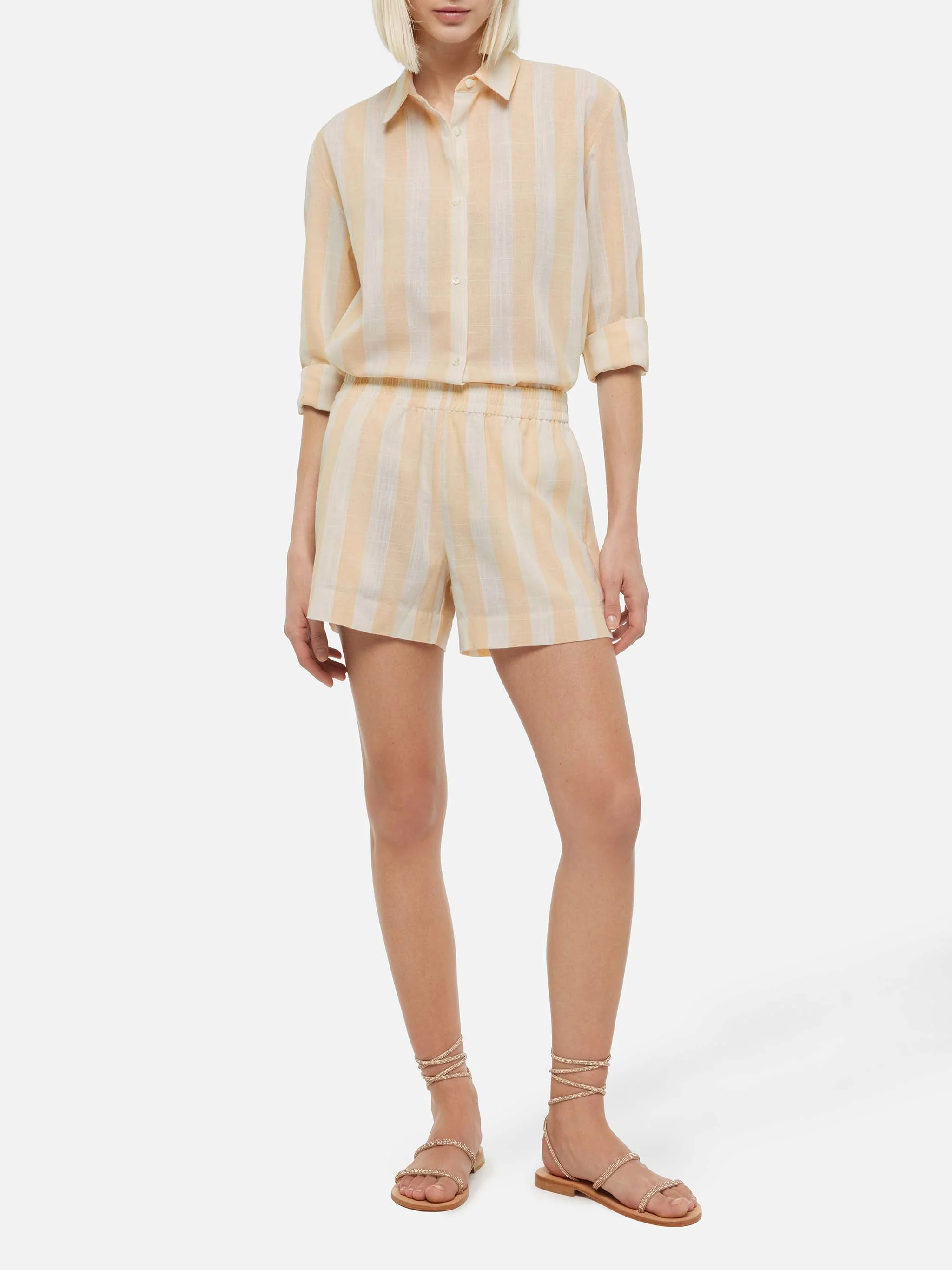Meave pull up shorts with beige striped print - Image 2