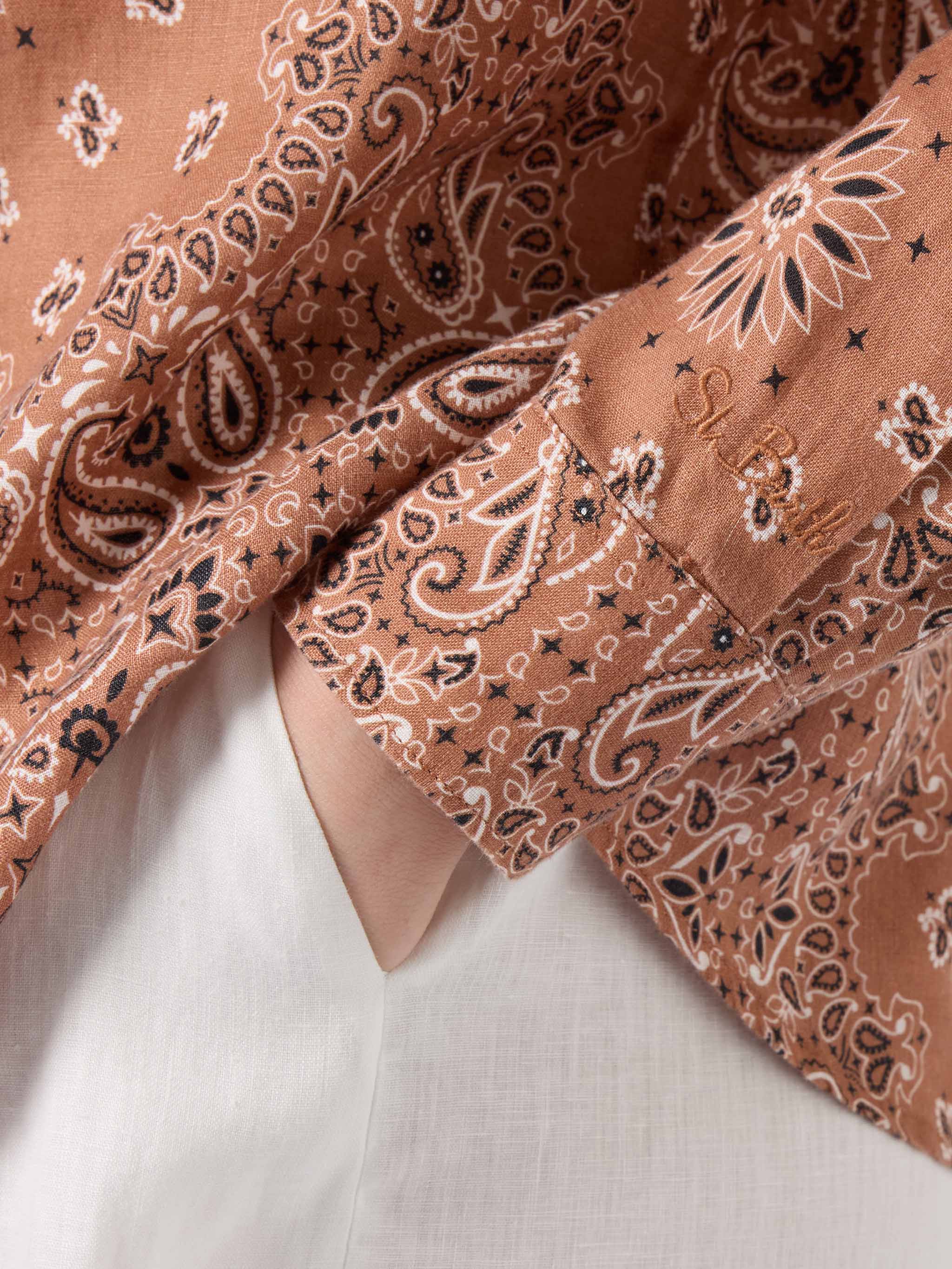 Meredith classic shirt with brown bandana print - Image 2
