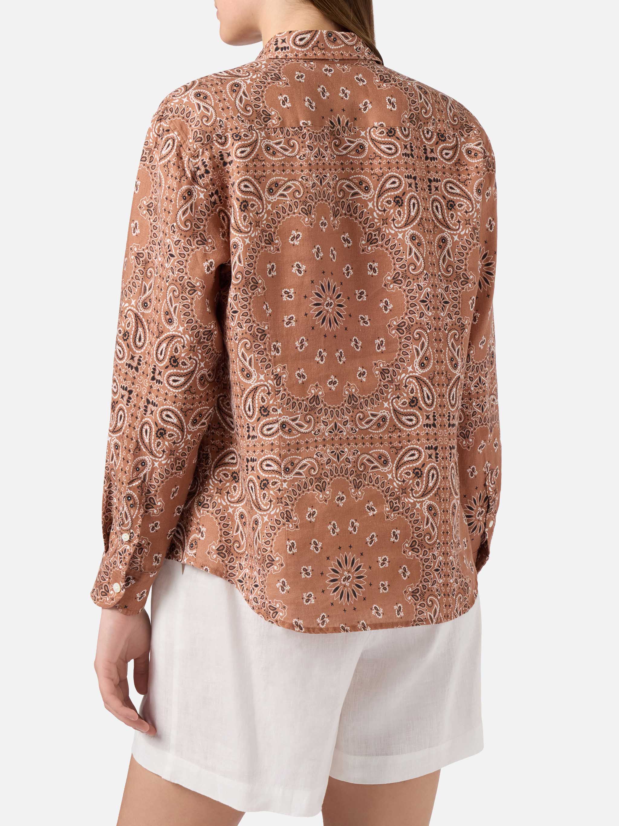 Meredith classic shirt with brown bandana print - Image 3