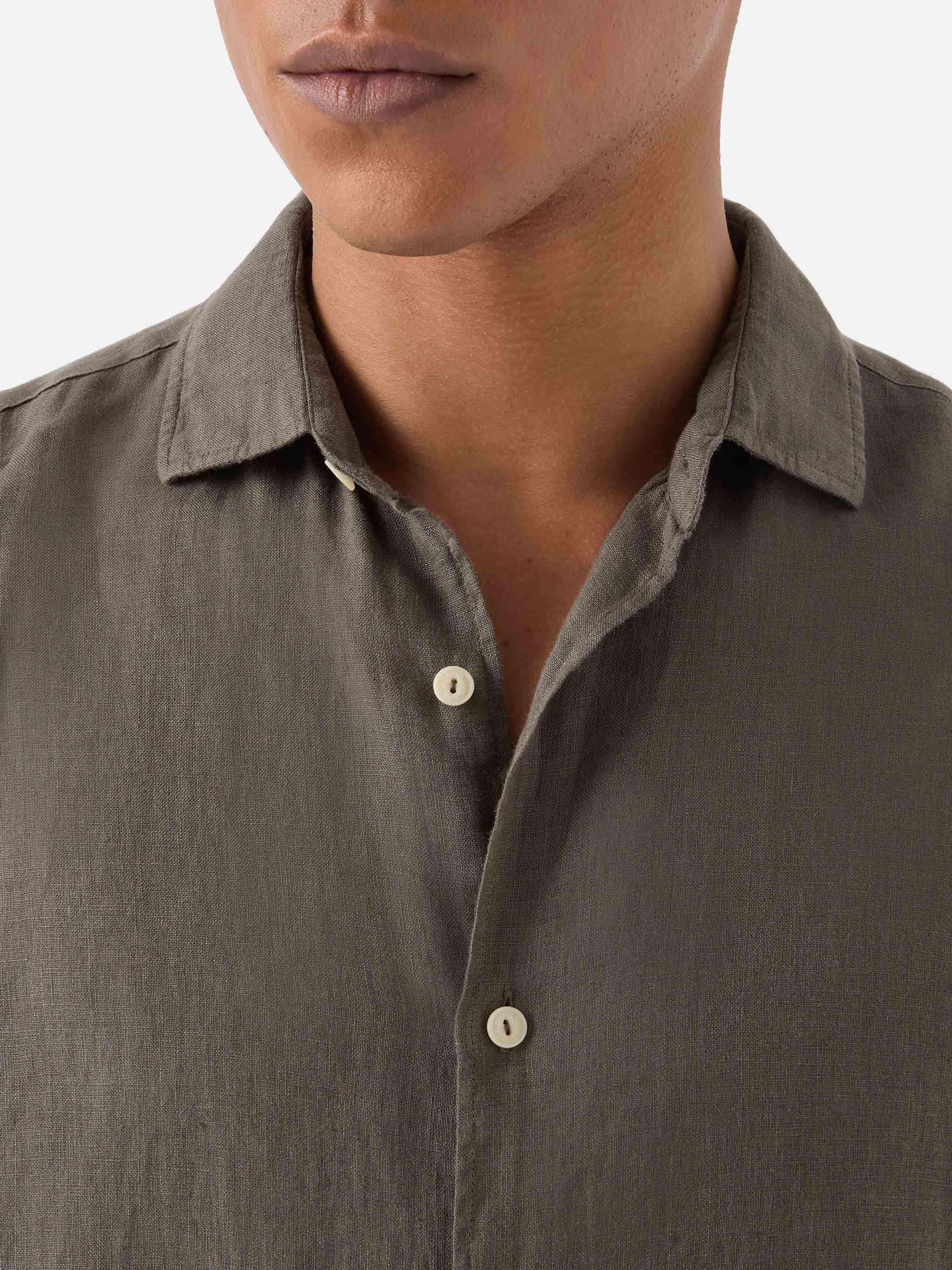 Military green Pamplona shirt in pure linen - Image 2