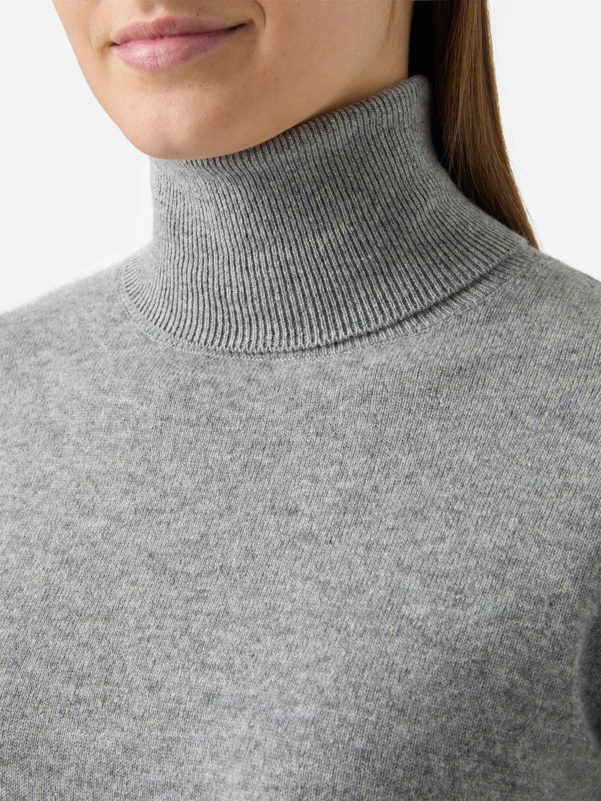 Moody turtleneck sweater in cashmere in grey melange with St. Barth embroidery - Image 2