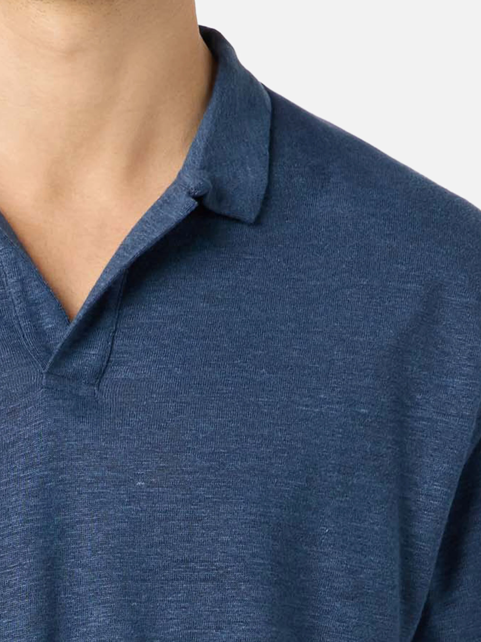 Navy blue linen buttonless polo shirt Fraser - Image 2