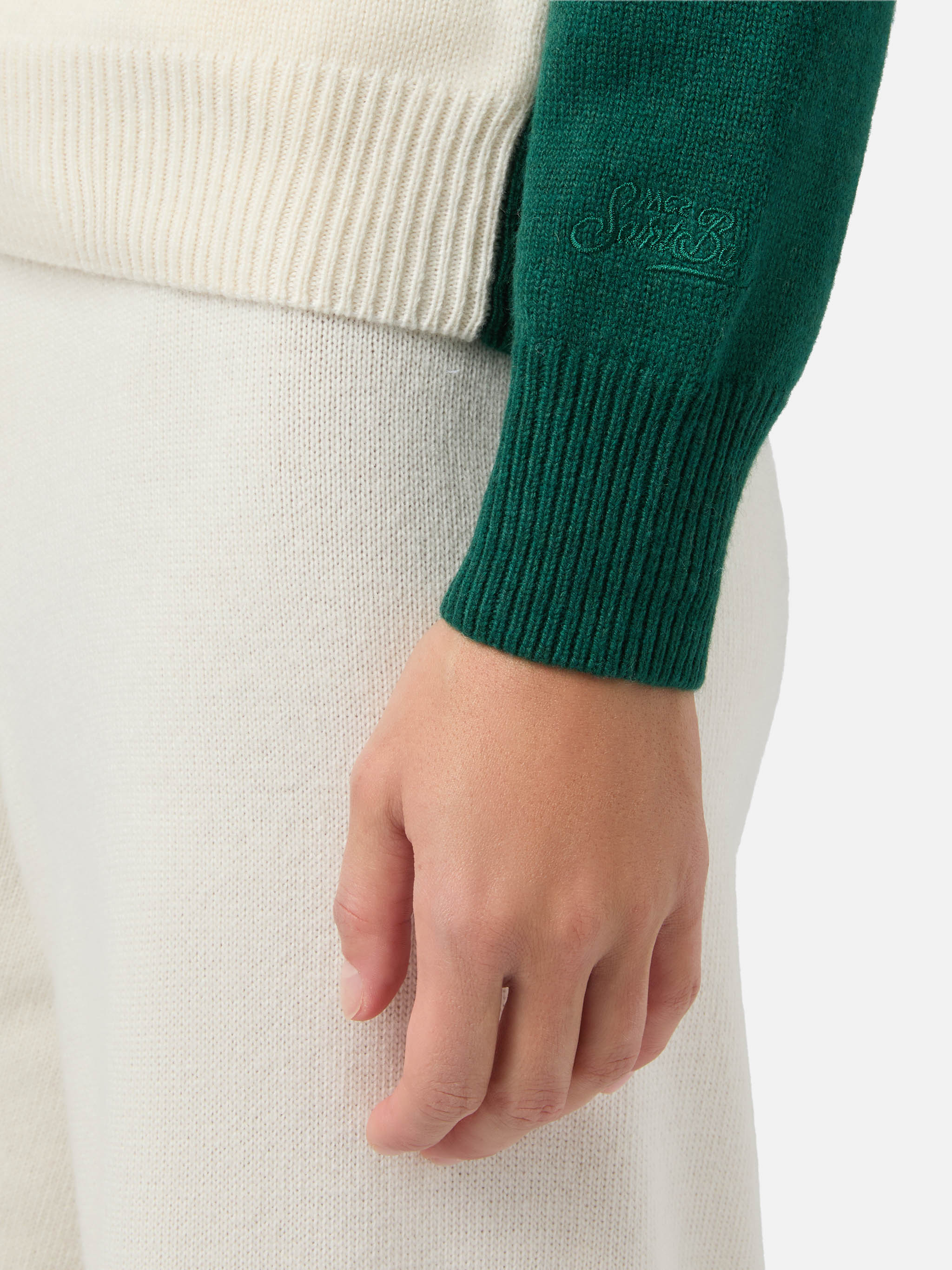 New Queen cashmere-blend sweater in green with St. Moritz postcard jacquard | ST. MORITZ SPECIAL EDITION - Image 4