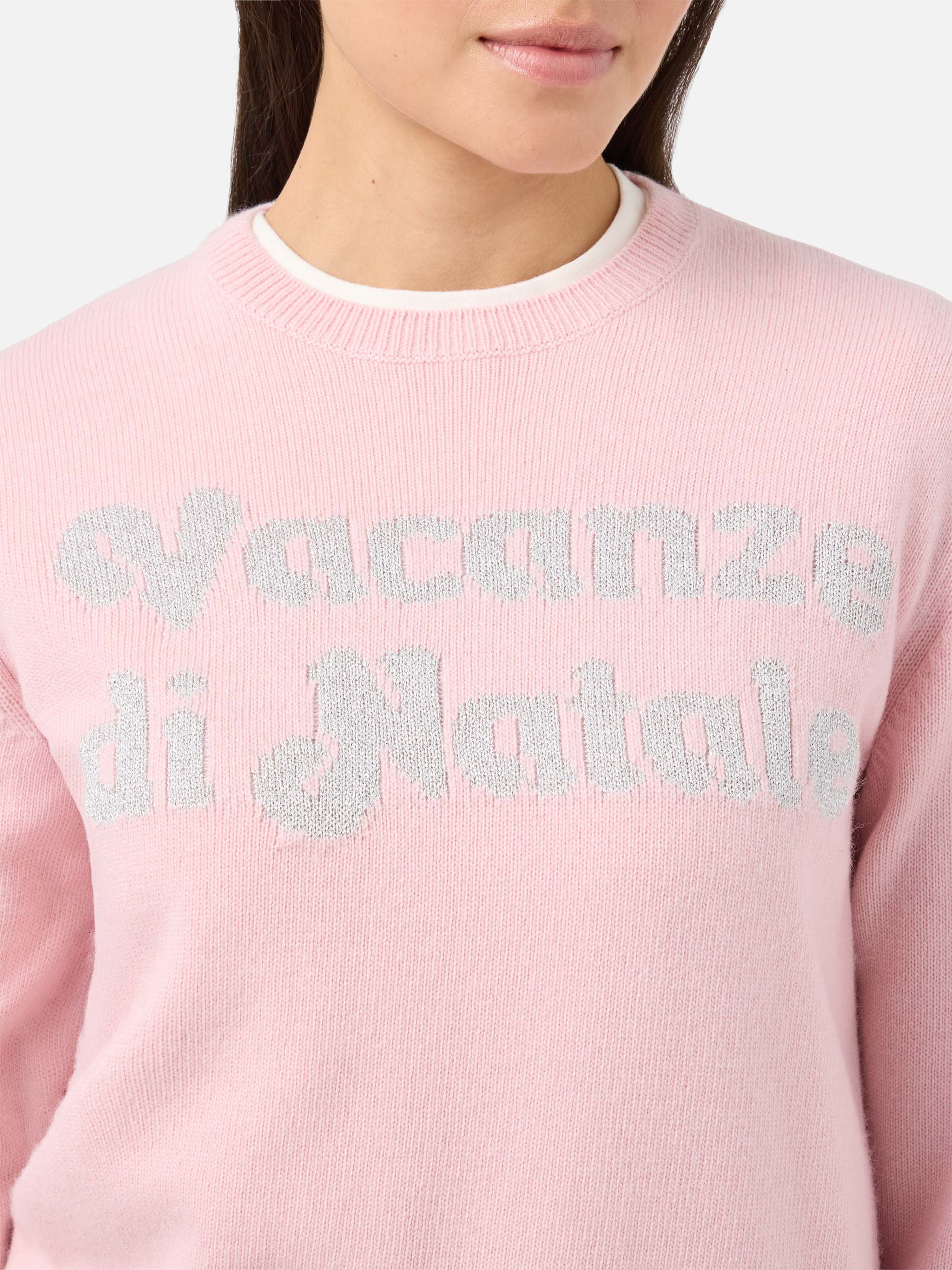 New Queen cashmere-blend crewneck in pink with Vacanze di Natale lurex jacquard | VACANZE DI NATALE SPECIAL EDITION - Image 2