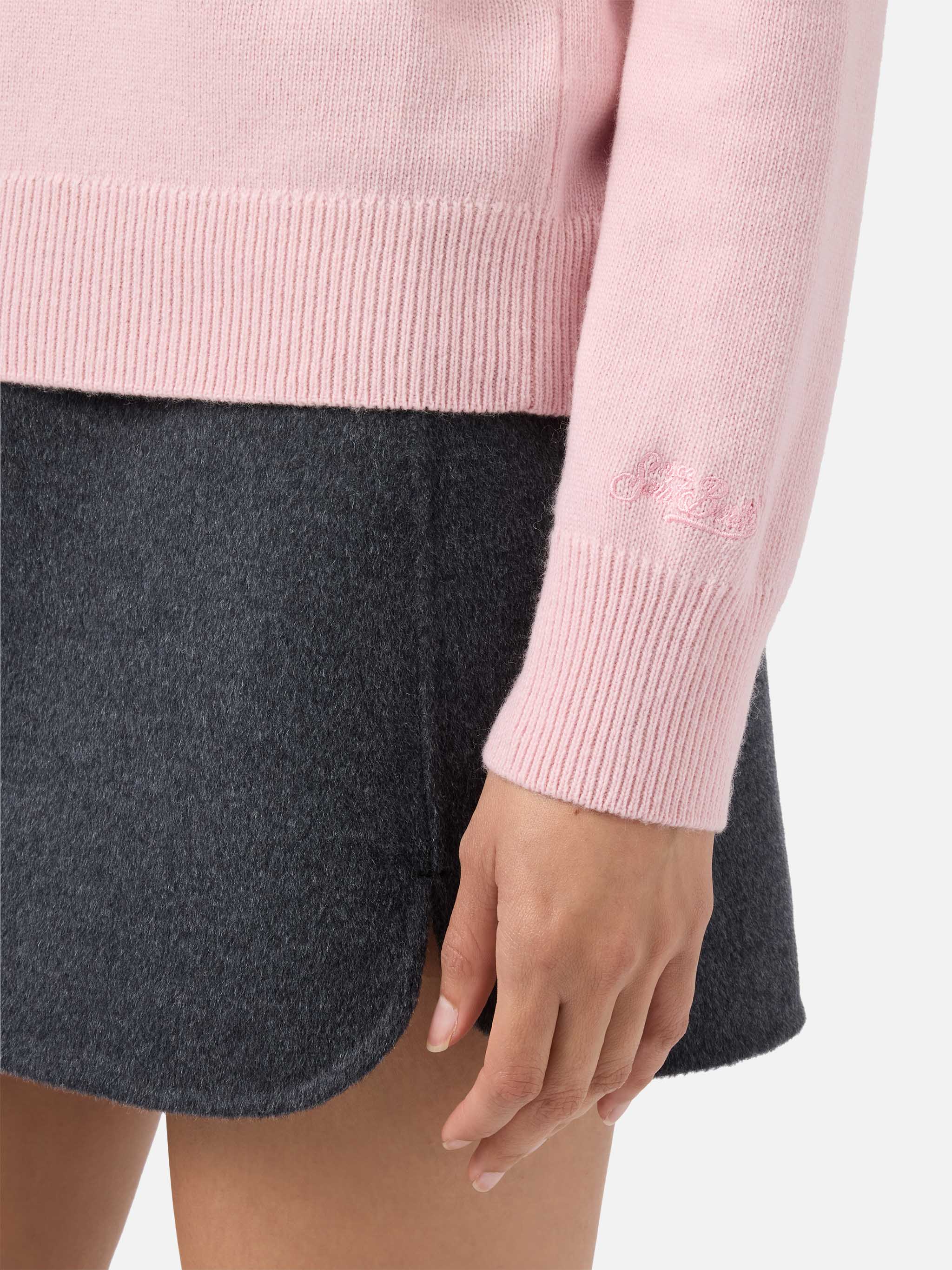 New Queen cashmere-blend crewneck in pink with Vacanze di Natale lurex jacquard | VACANZE DI NATALE SPECIAL EDITION - Image 4