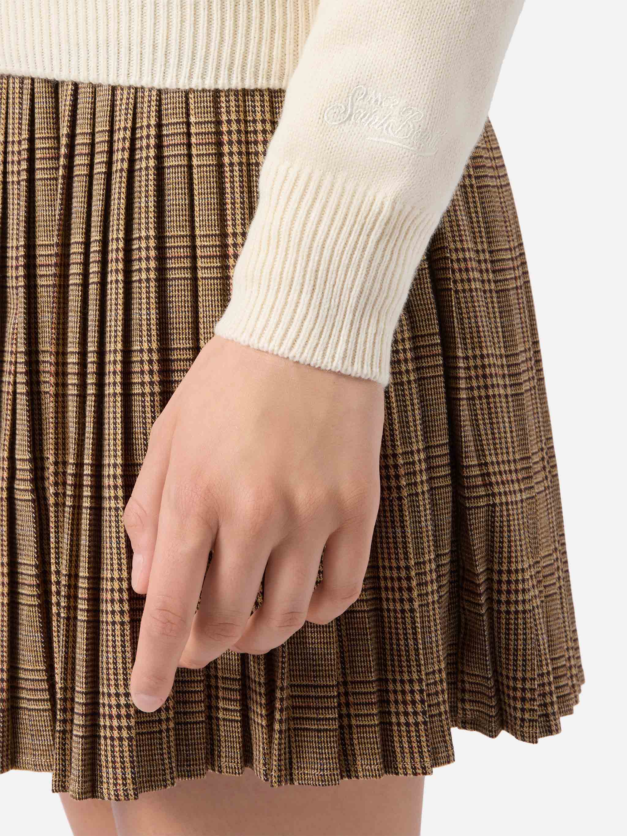 New Queen cashmere-blend sweater in white with Ma cherie embroidery - Image 3
