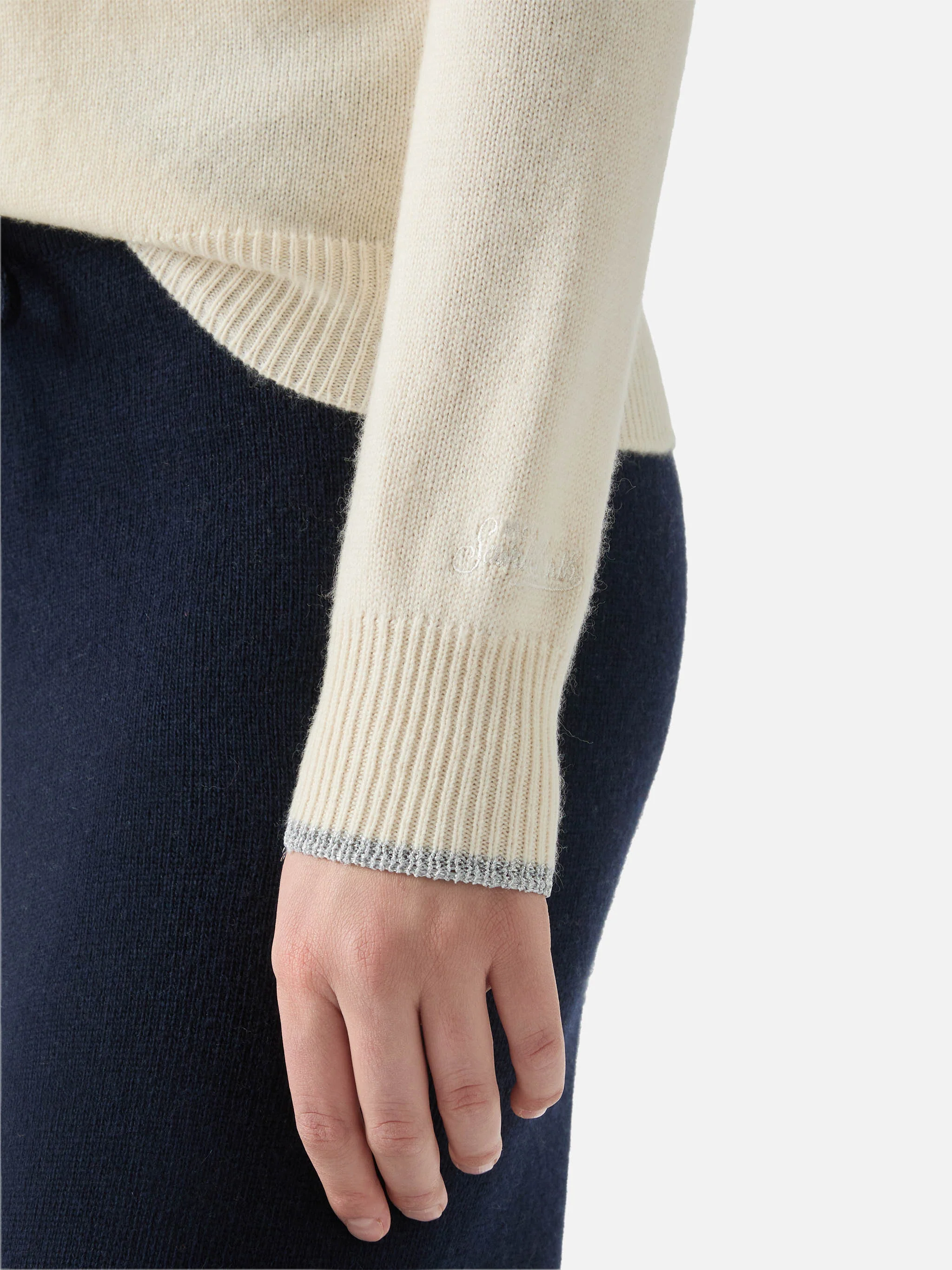 New Queen crewneck in white with Amo Cortina da un pezzo lurex jacquard - Image 4