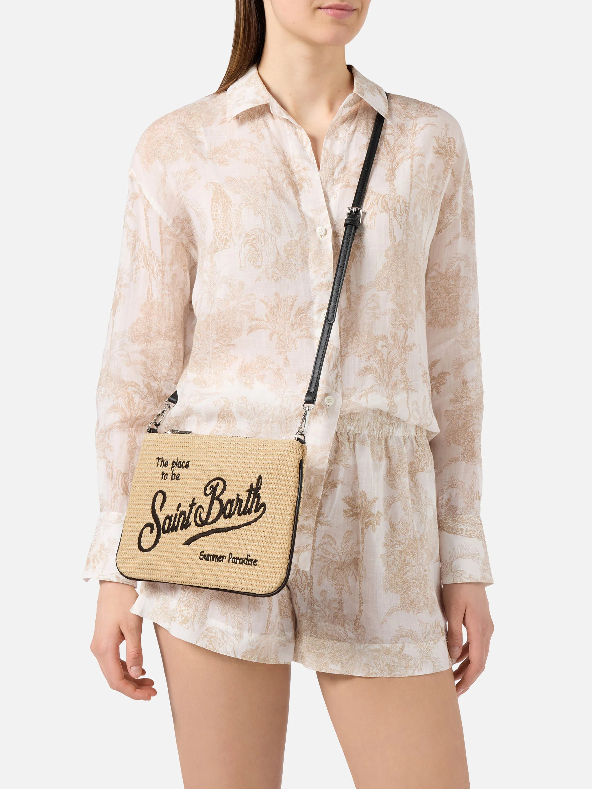 Parisienne solid color pouch with embroidered black logo and removable strap - Image 2
