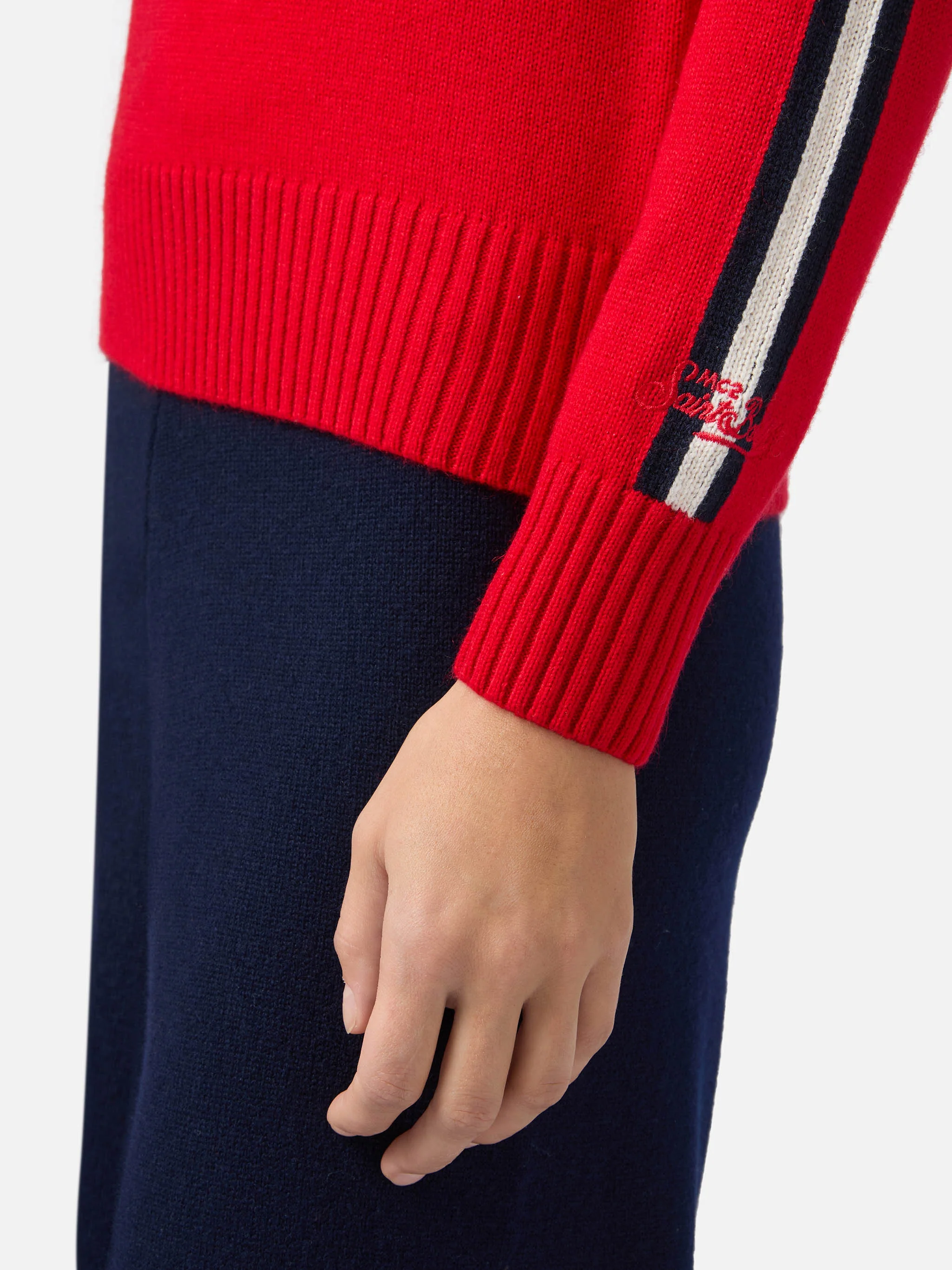 Peak cashmere-blend mock-neck in red with Apres ski queen rhinestone appliqué - Image 4