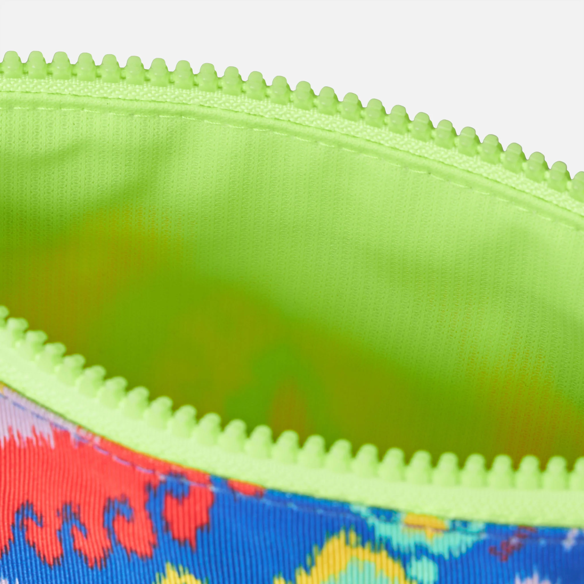 Pareasy nylon pochette with ikat print - Image 5